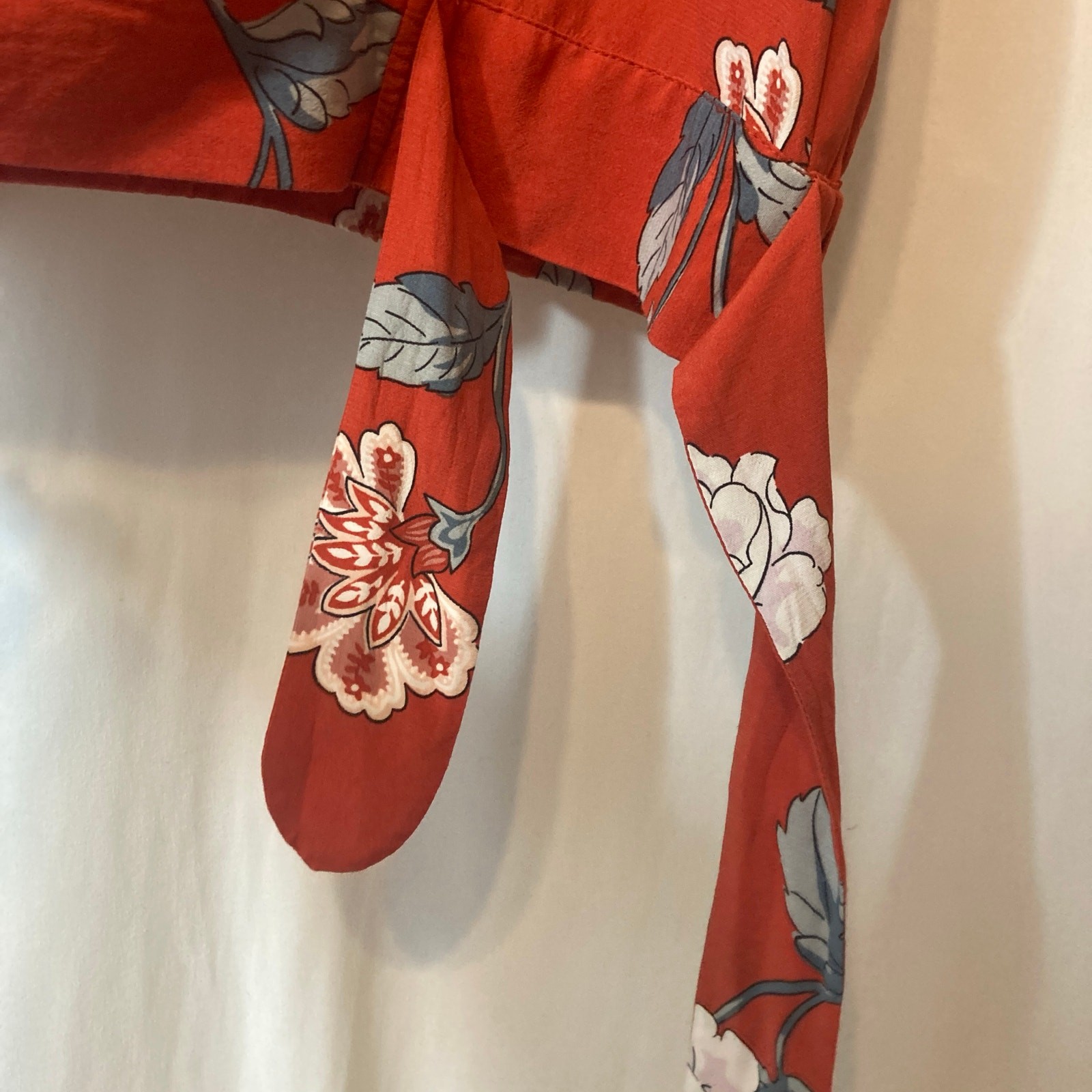 Loft Red Floral Tie Short Sleeves Waist Crossover V-Neck Blouse Top Medium