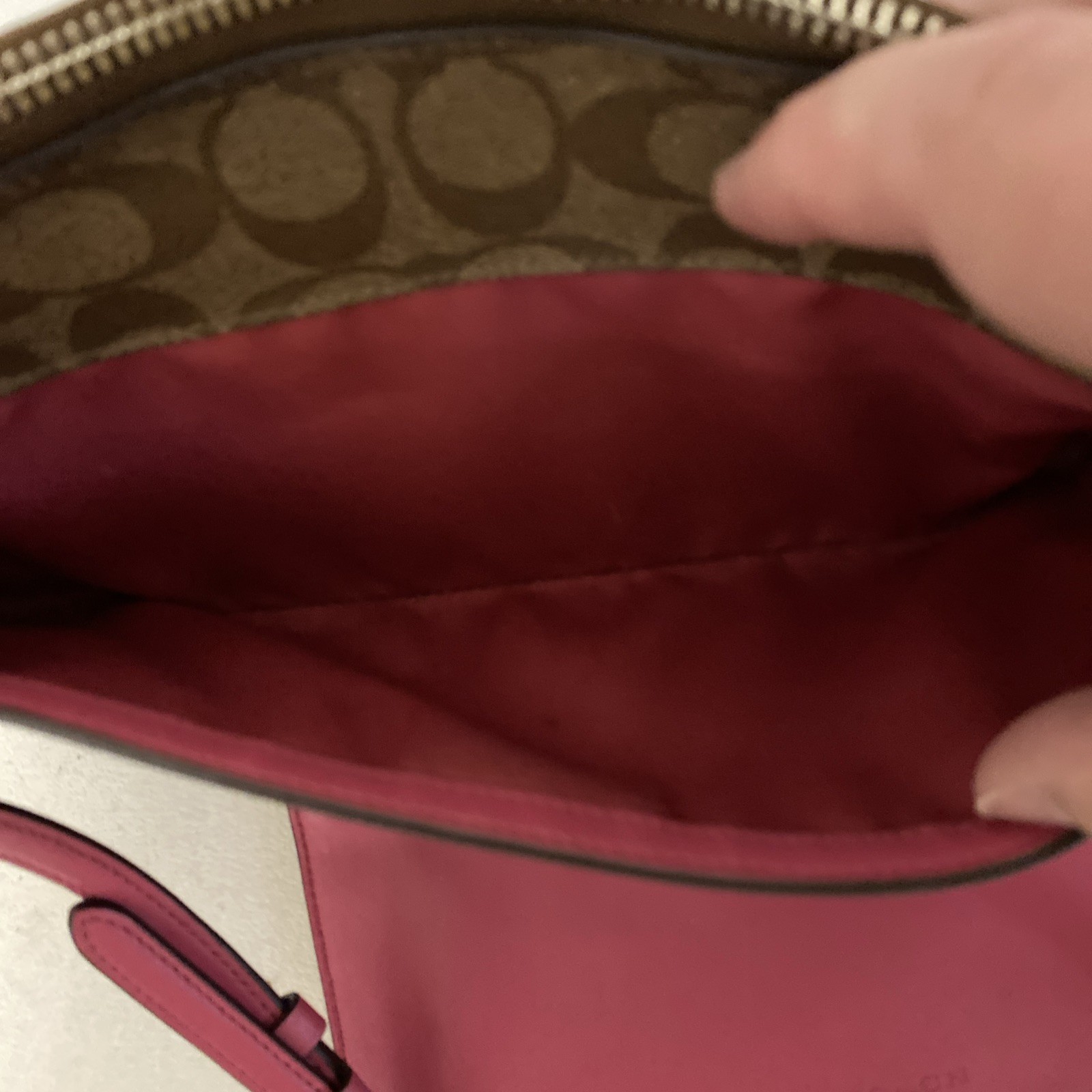COACH EAST/ WEST POP CROSSBODY BAG IN KHAKI w/ PINK DETAILS & PINK ZIP WALLET
