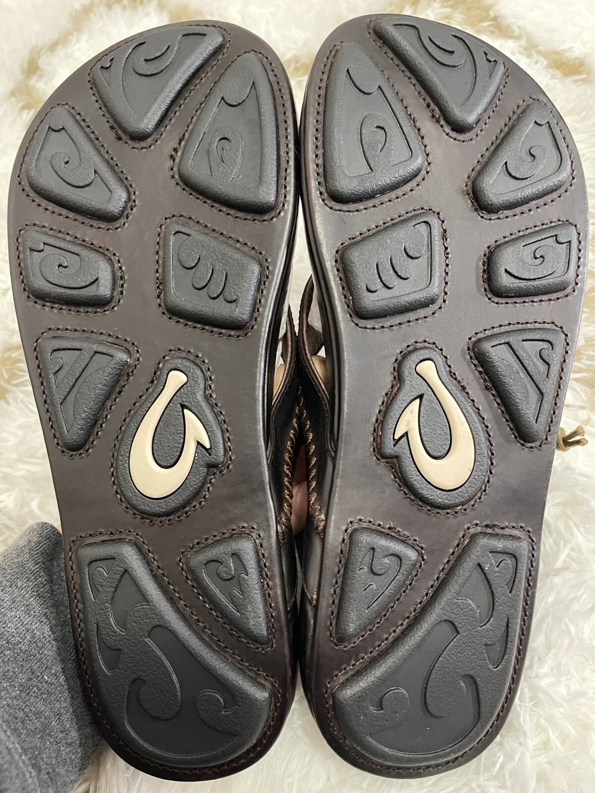 OluKai Men’s Size 11 Mea Ola Leather Beach Outdoor Sandals -Dark Java New In Box