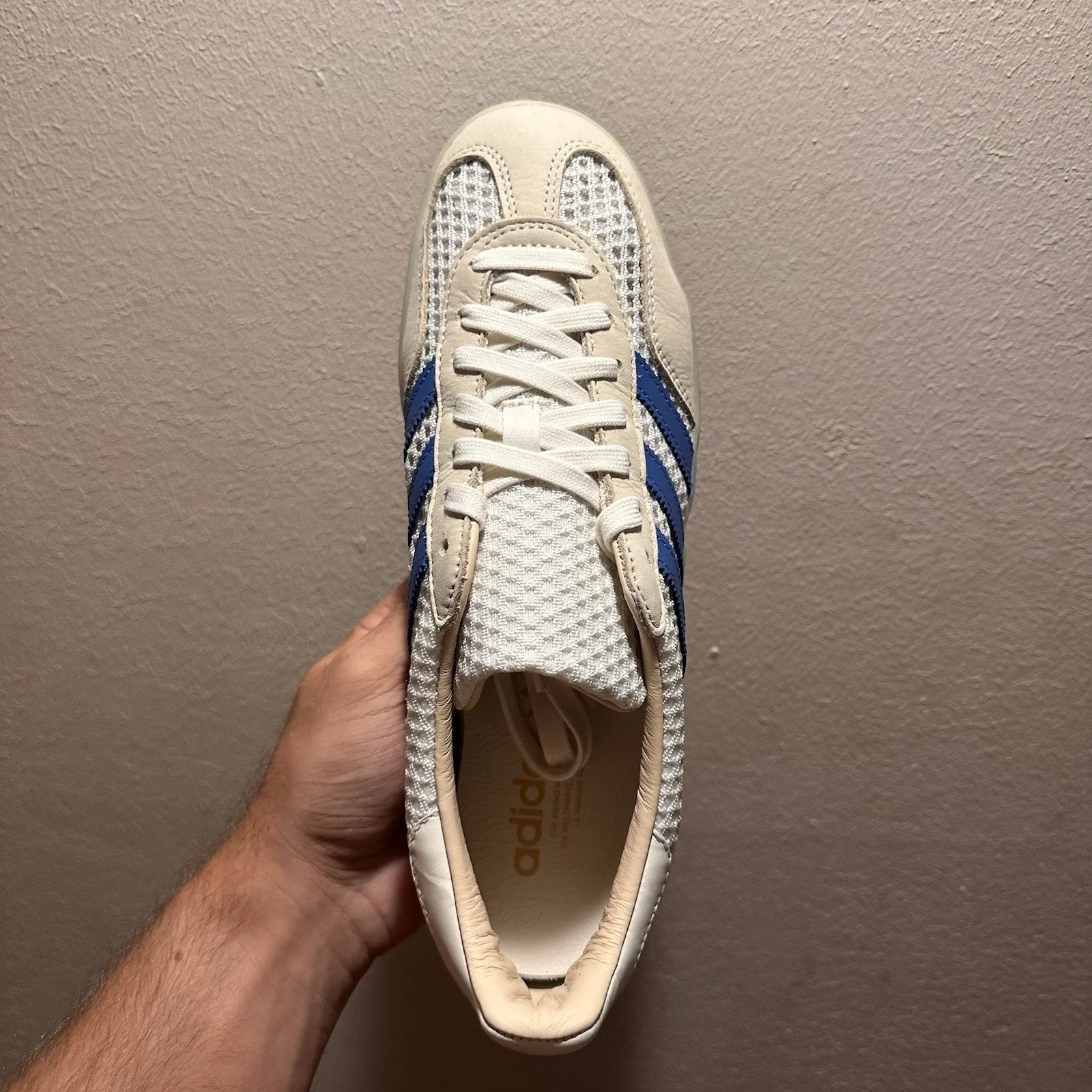 adidas Originals Gazelle Indoor Shoes Off White Focus Blue Sneakers Mens JH5419