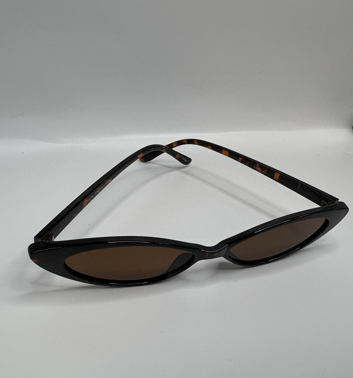 Women’s Black Cat Eye Sunglasses Brown Tinted Plastic Lenses Plastic Frame