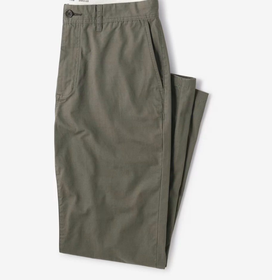 The Officer Chino-High-quality cotton provides a soft, purposeful texture .