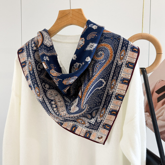 70% Cashmere 30% Silk Shawl totem Print Bandana Scarf Neckerchief 26” Wrap new