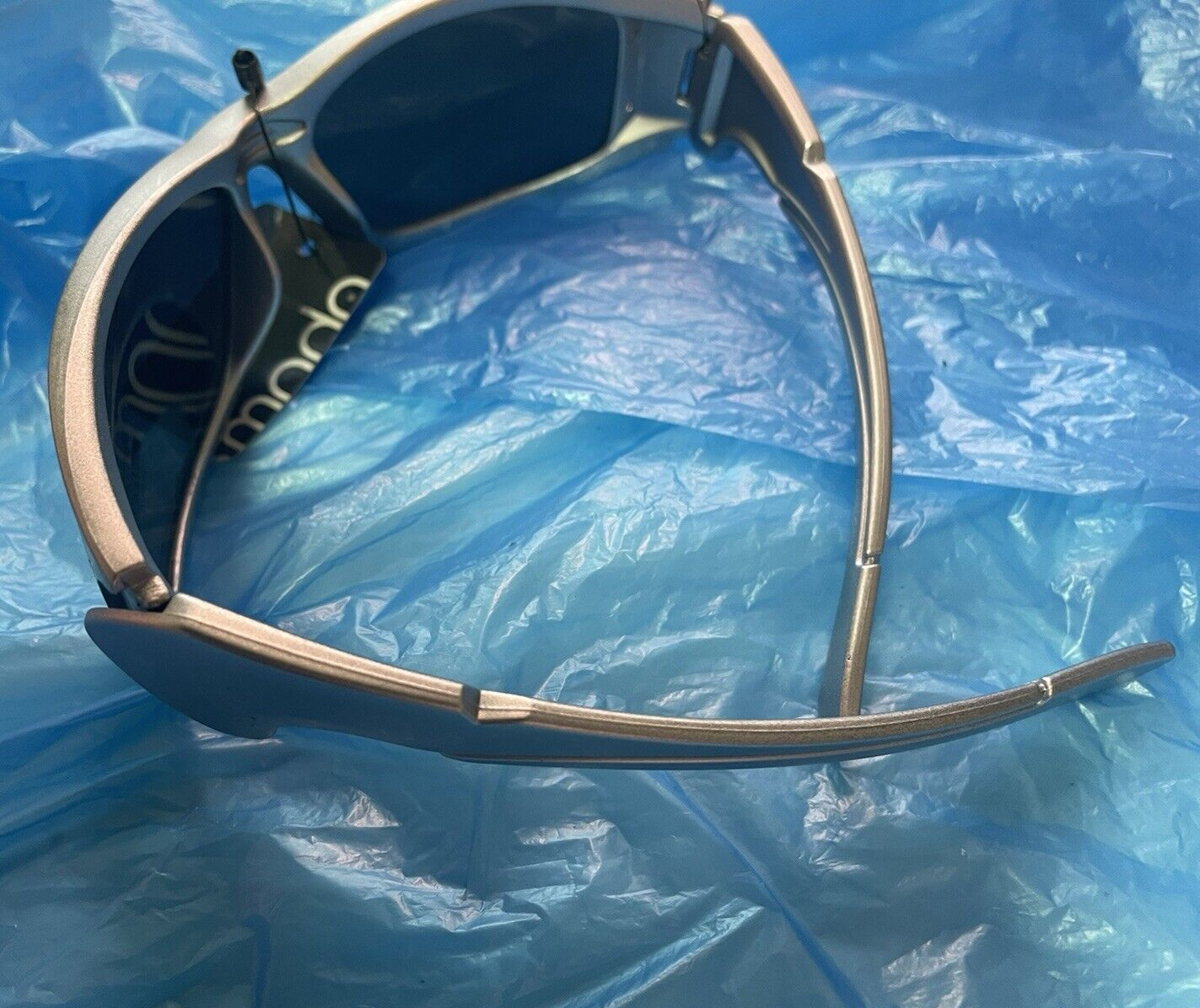 * SILVER SPORT SUNGLASSES*ONE SIZE* UV 400*100% UV PROTECTION SHADES & CASE*