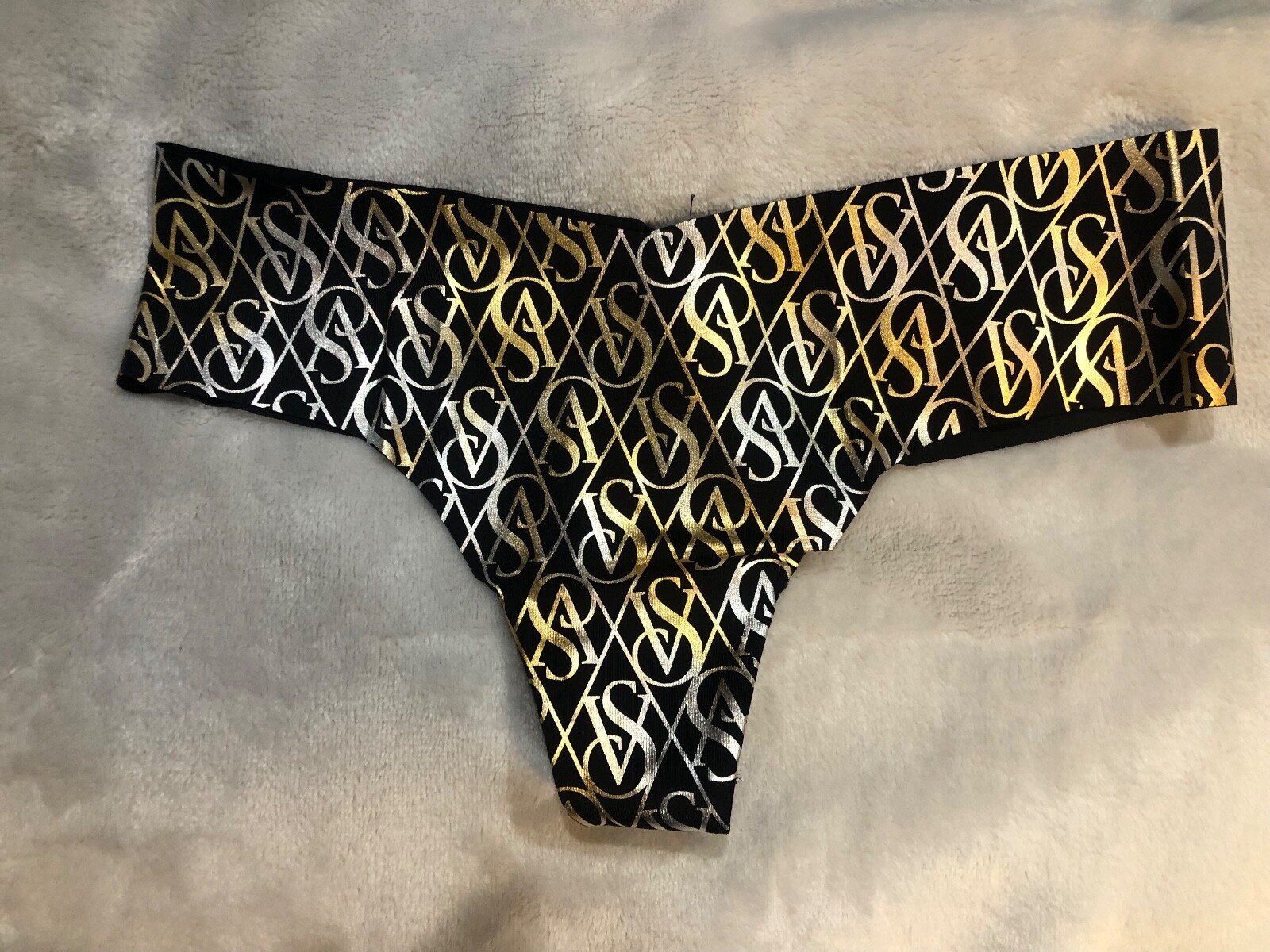 Victoria Secret No Show Thong – 4 Varieties & Sizes