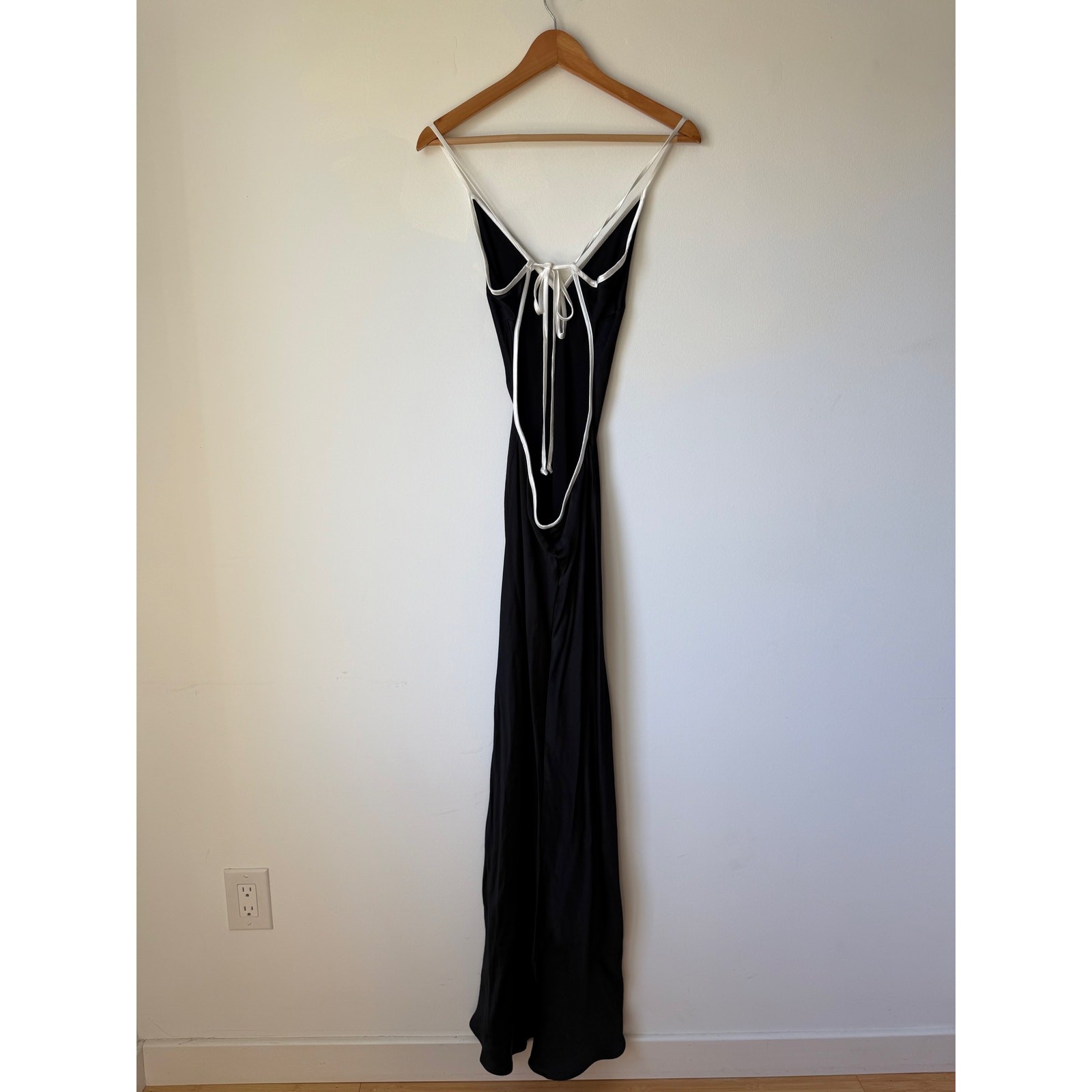 NWT Bec+Bridge Black Cedar City Maxi Dress Backless Silk Gown White Trim Size 6