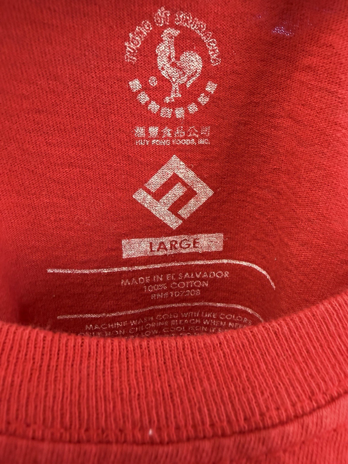 Huy Fong Foods Sriracha Rooster Graphic Logo Red Crewneck T-Shirt Men’s L