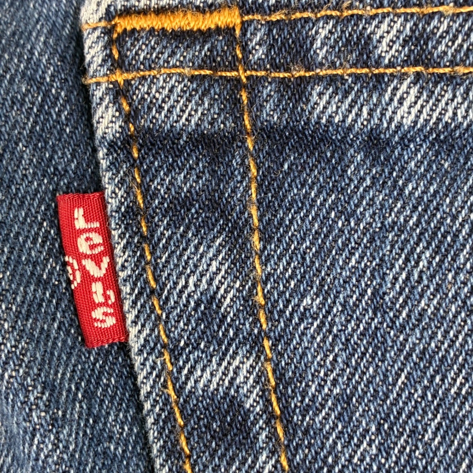 Levi’s 550 Relaxed Fit Tapered Jeans Men’s 35×27.5 Medium Wash 100% Cotton