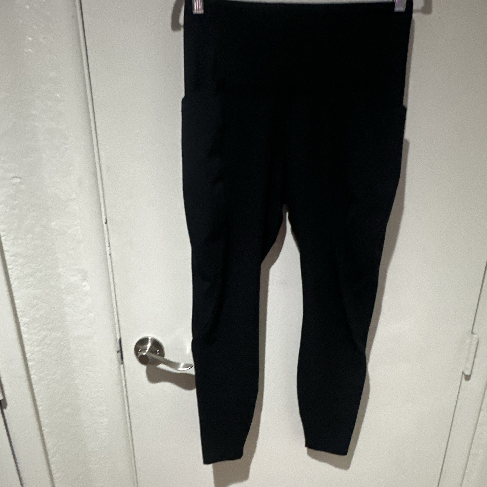 Avia Women’s Solid Black Ankle Leggings Pockets Stretch Logo Size M Regular