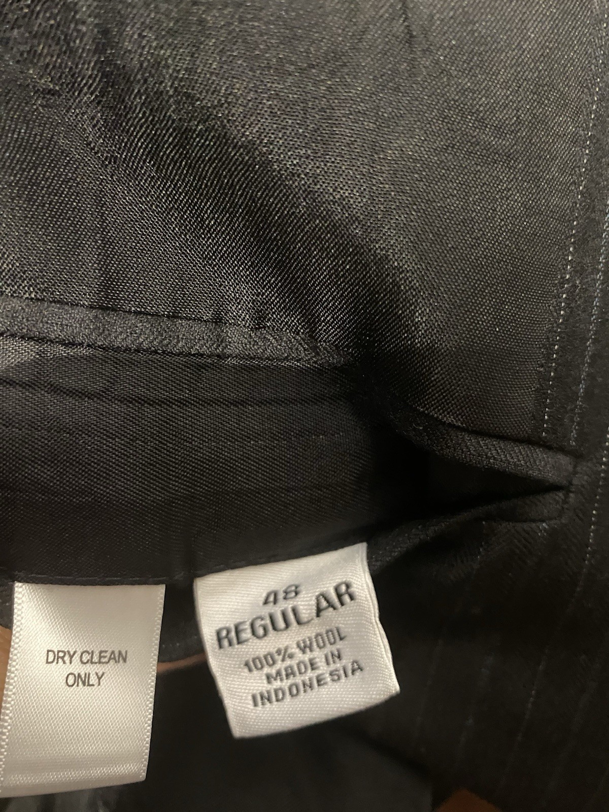 Joseph & Feiss Charcoal Black Pinstripe Suit 2 Piec 100 wool size 48R 43W NWOT