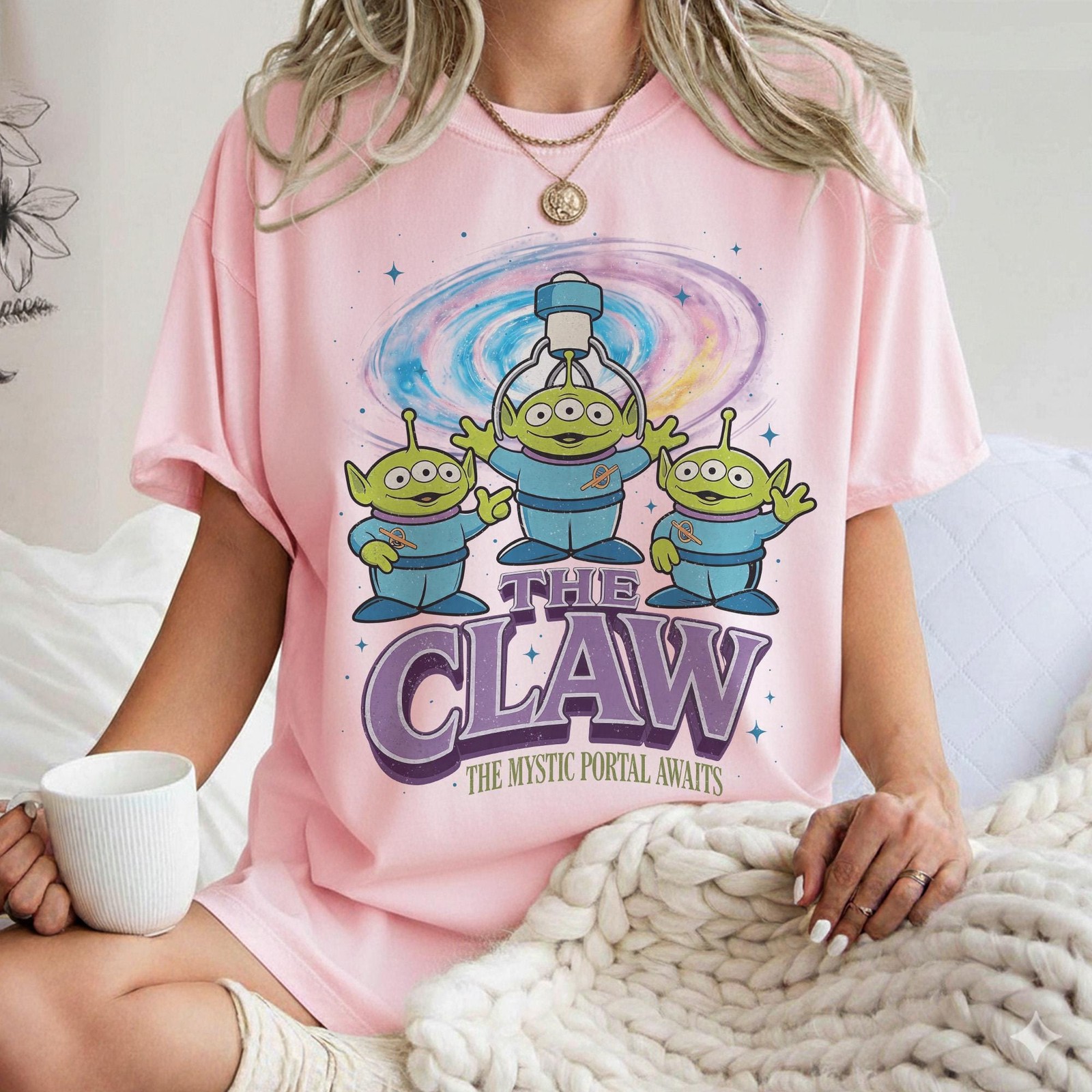 Retro Alien Shirt Space Claw Graphic Tee for Fans Gift