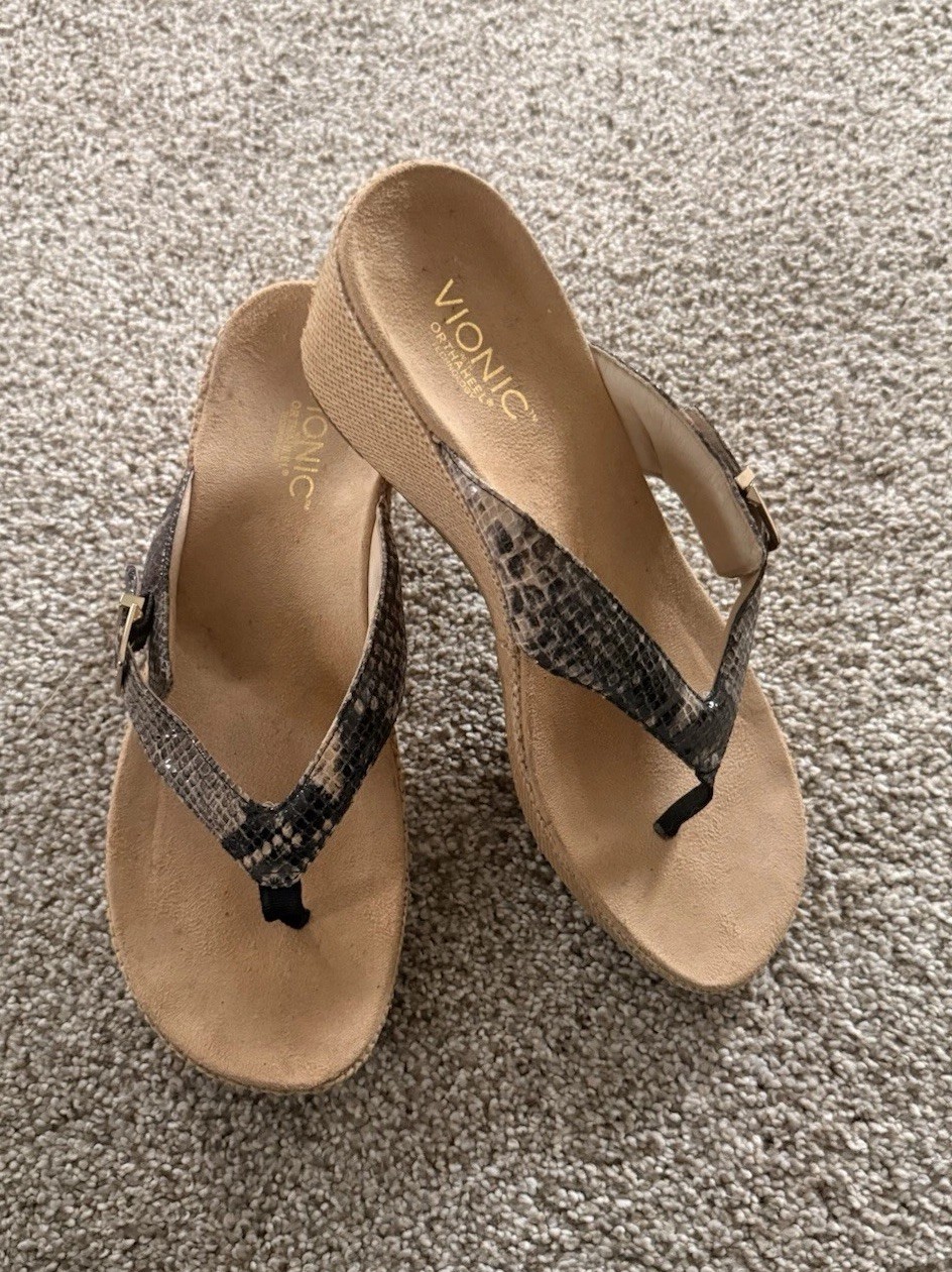 Vionic Women’s Polina Snakeskin Print Wedge Sandals Flip Flop Heal NEW Size 10