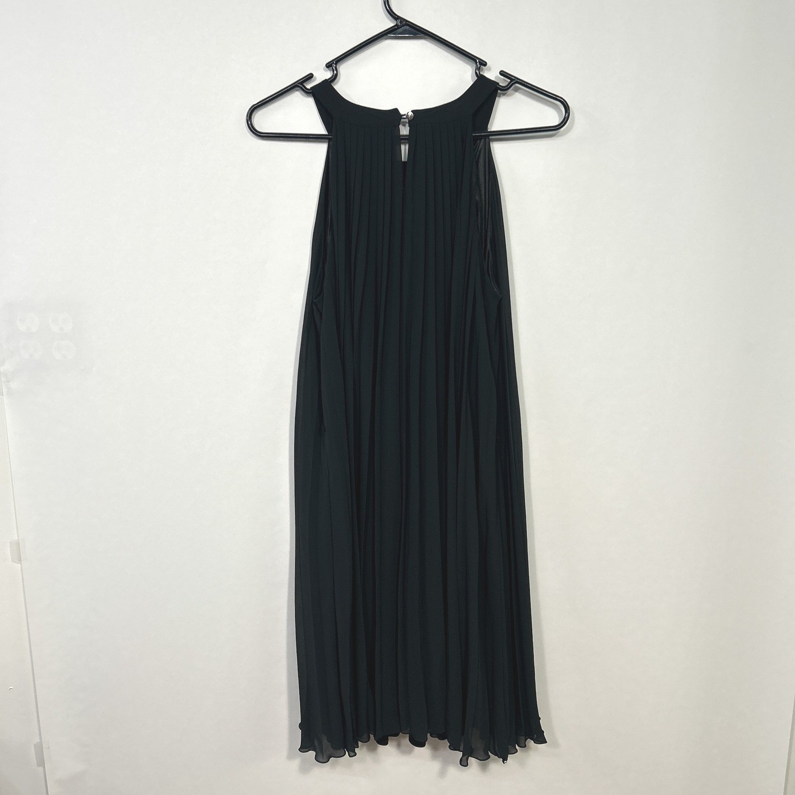 Minimalist Black Pleated Midi Dress Large Resort Vacation Travel Capsule Chic
