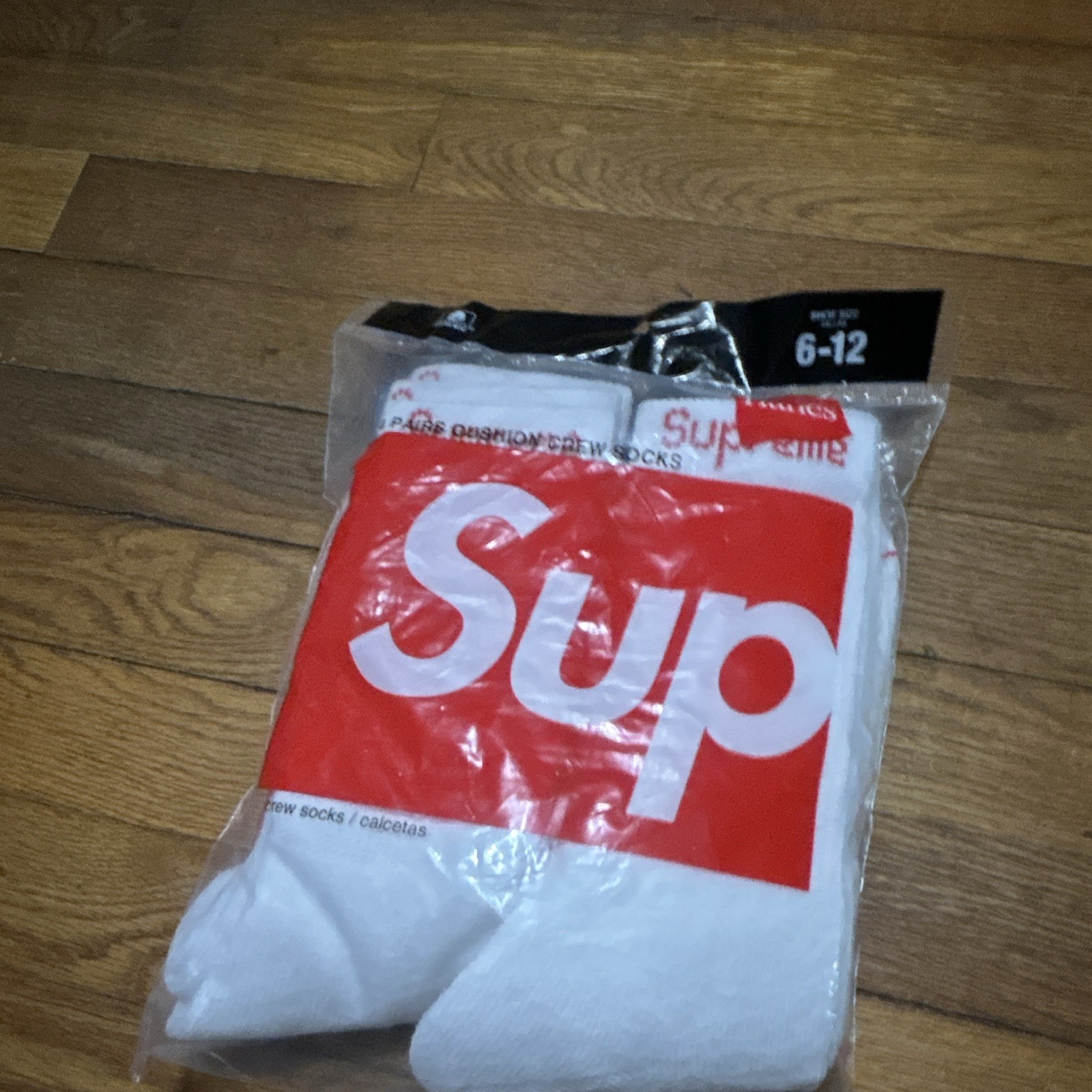 Supreme Hanes Men’s Cotton Crew Socks White/Red Logo Pattern Size 6-12