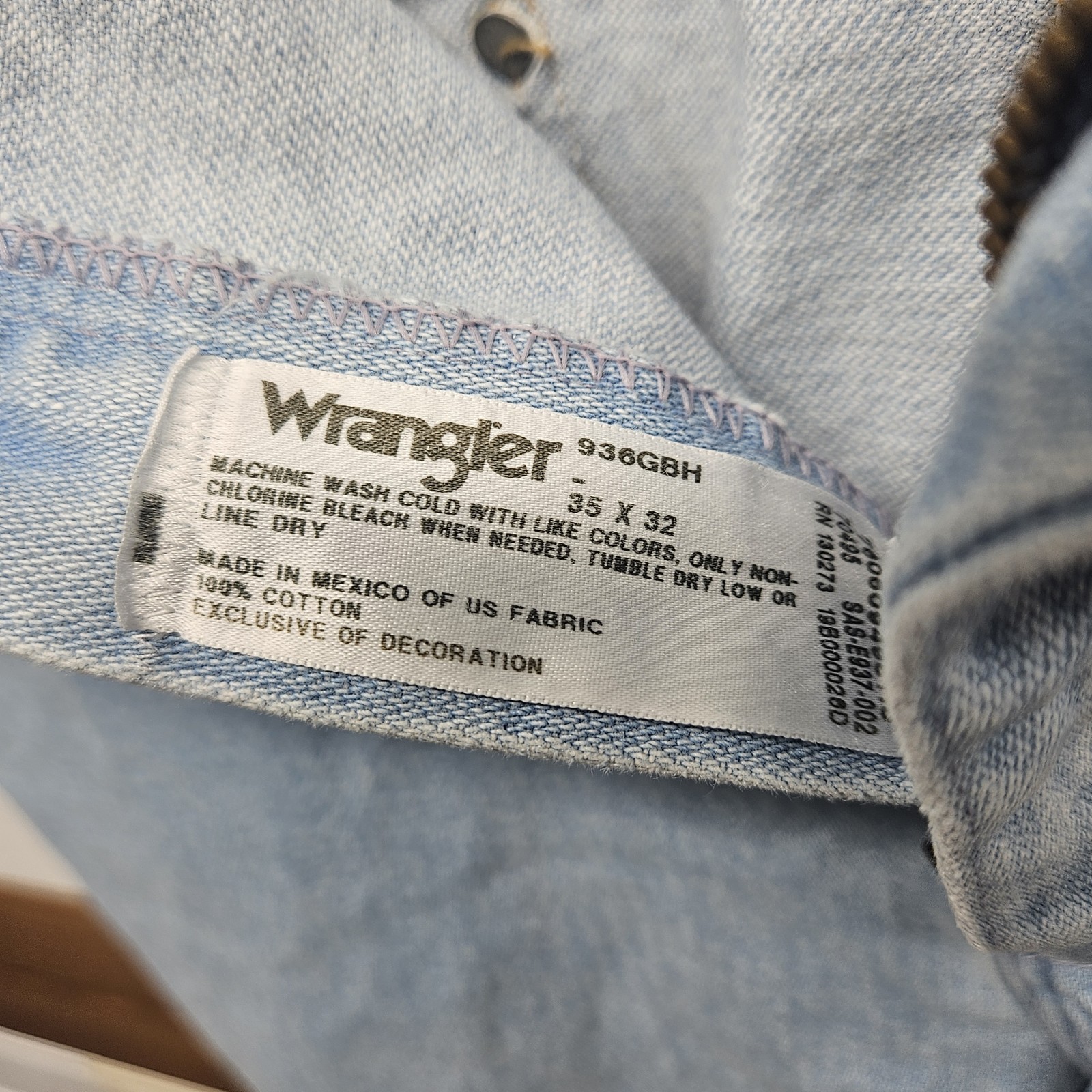 Wrangler Jeans Mens 35×32 Blue Light Wash Cowboy Cut Slim Straight Denim 936GBH