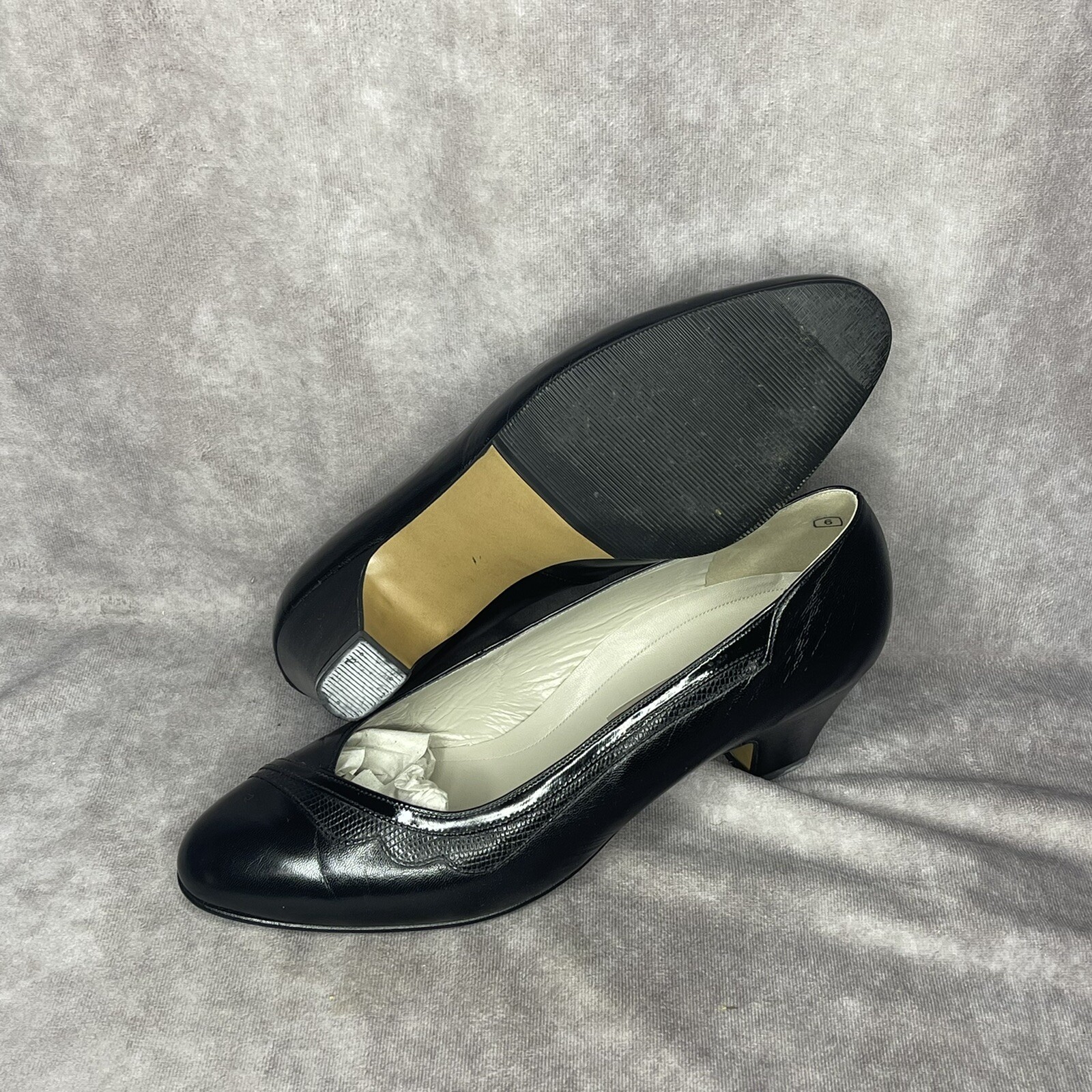 THERESIA M. Celeste Women’s 6 Black Leather Pumps Heels EUC