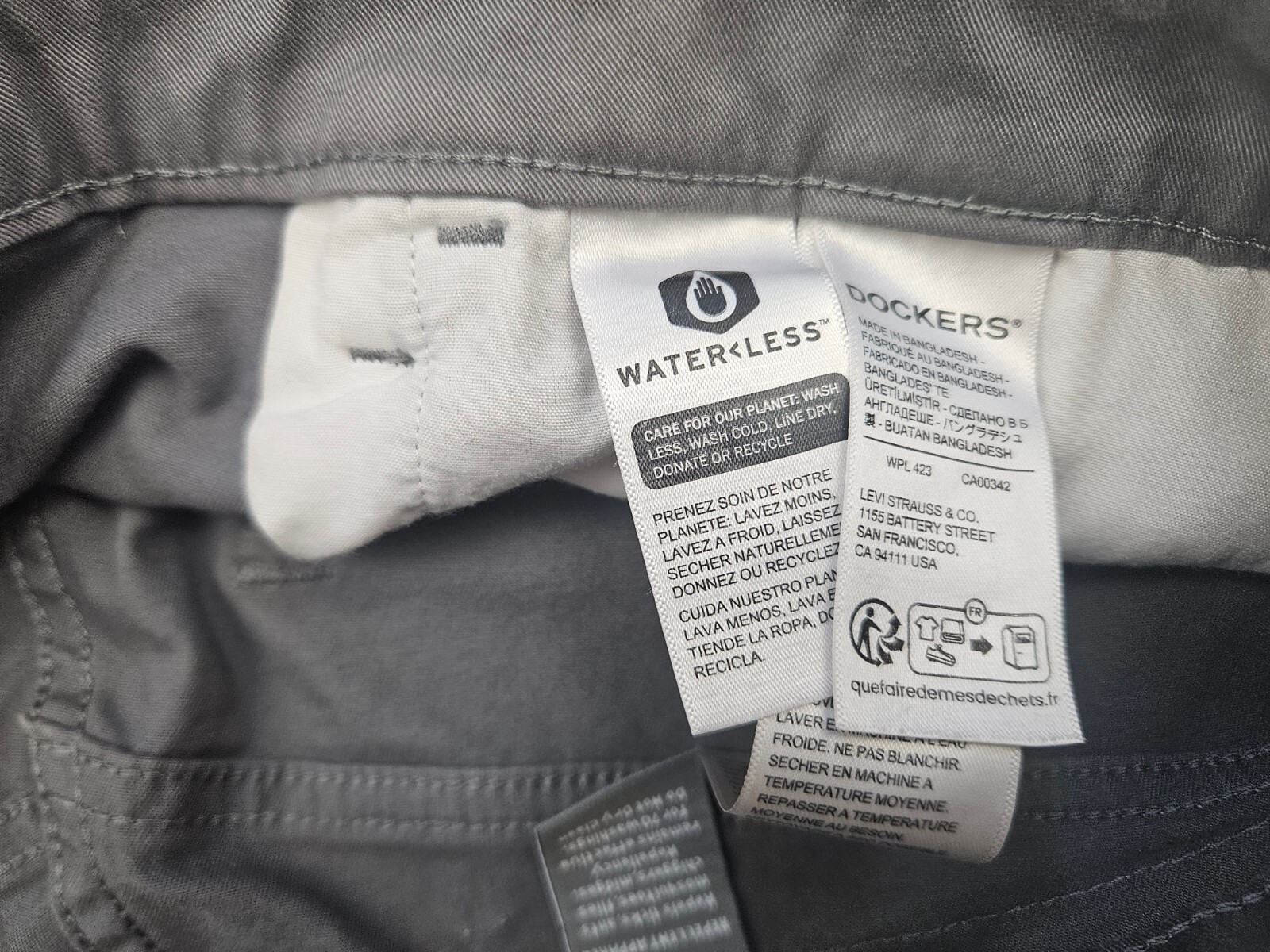 Dockers Insect Shield Mens Burma Gray Straight Jean-Cut Pants Size 32X33 – NEW