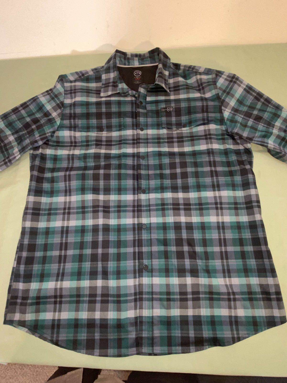 Wrangler ATG Vented Shirt L/S Men’s XL Regular Fit Green Plaid *NWOT*