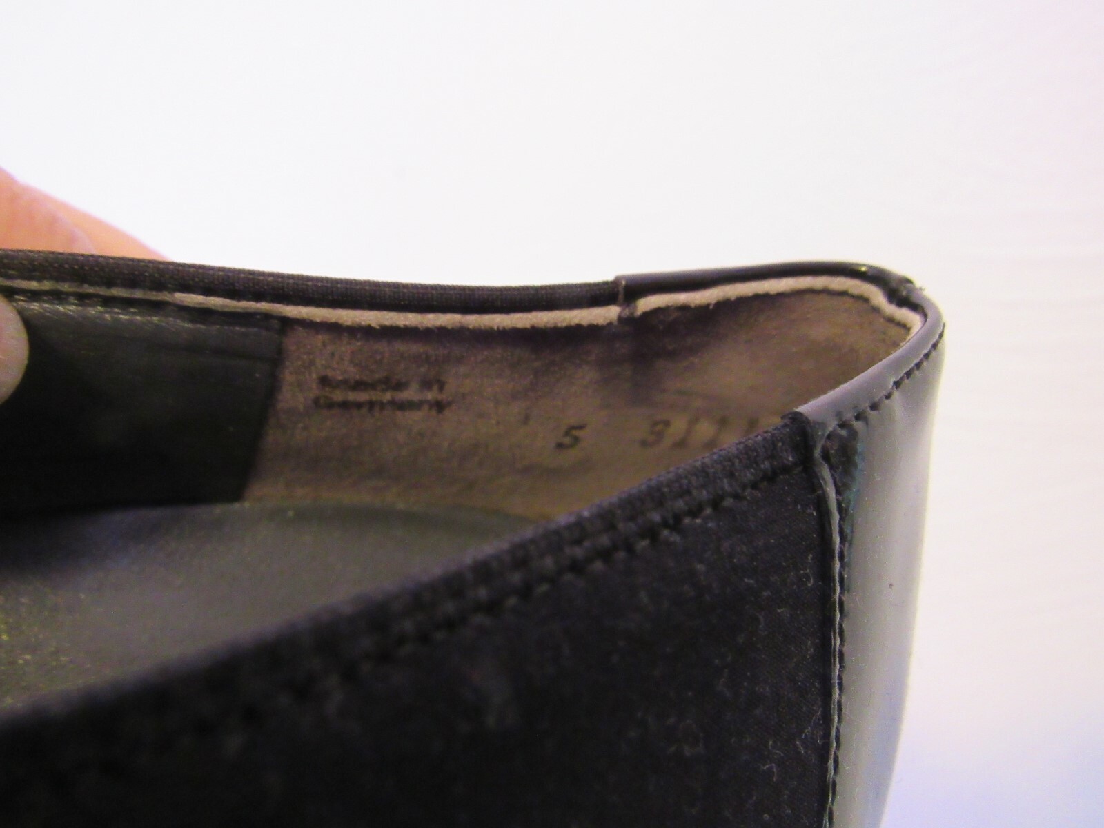 THERESIA M. Celeste Women’s Black Cuban Heels Patent Cap Toe SZ 5 UK / 7.5 US