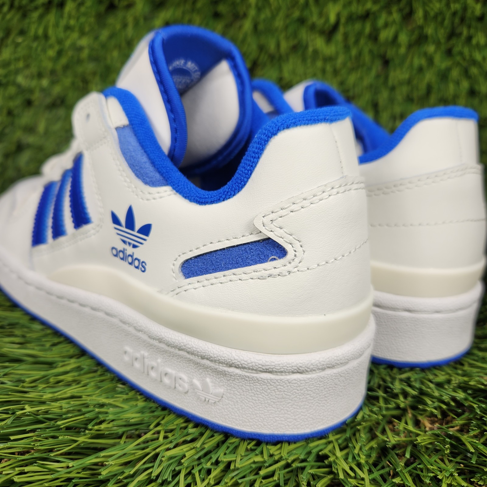 Adidas Forum Low CL Mens 8.5, Womens 9.5 White Royal Blue Sneaker IH7829 Classic