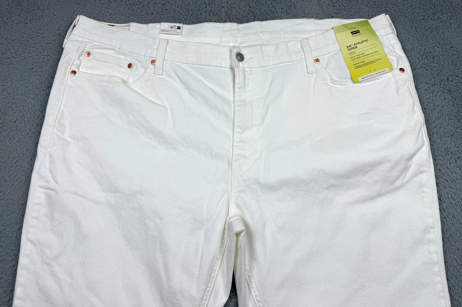 Levis Jeans Mens 48×30 White 541 Athletic Taper Stretch Denim Inseam 28 NWT