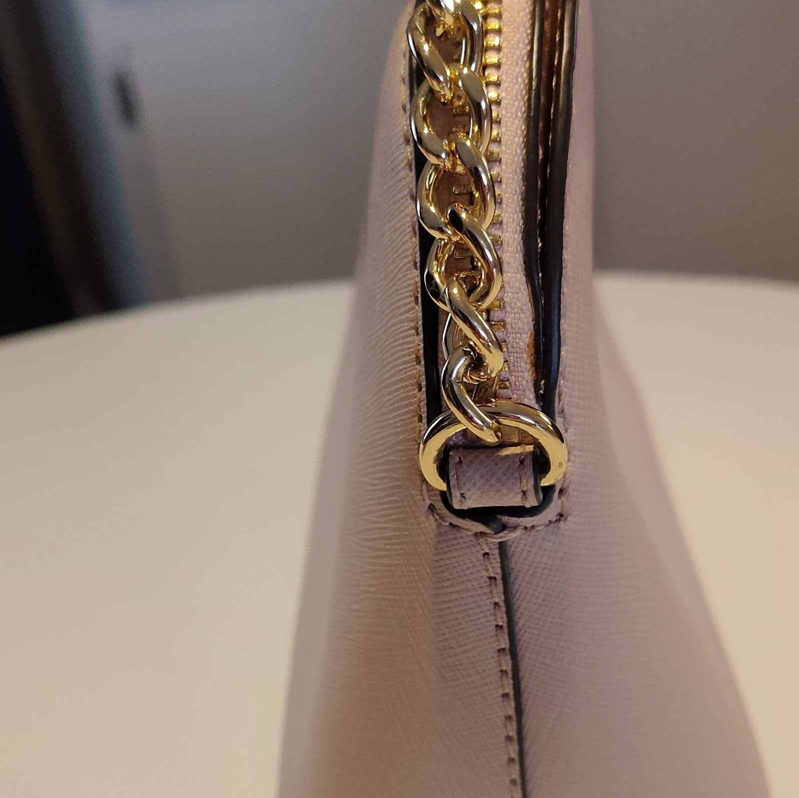 Michael Kors Women’s Cindy Dome Leather Purse Pale Pink Cross body Bag Gold trim