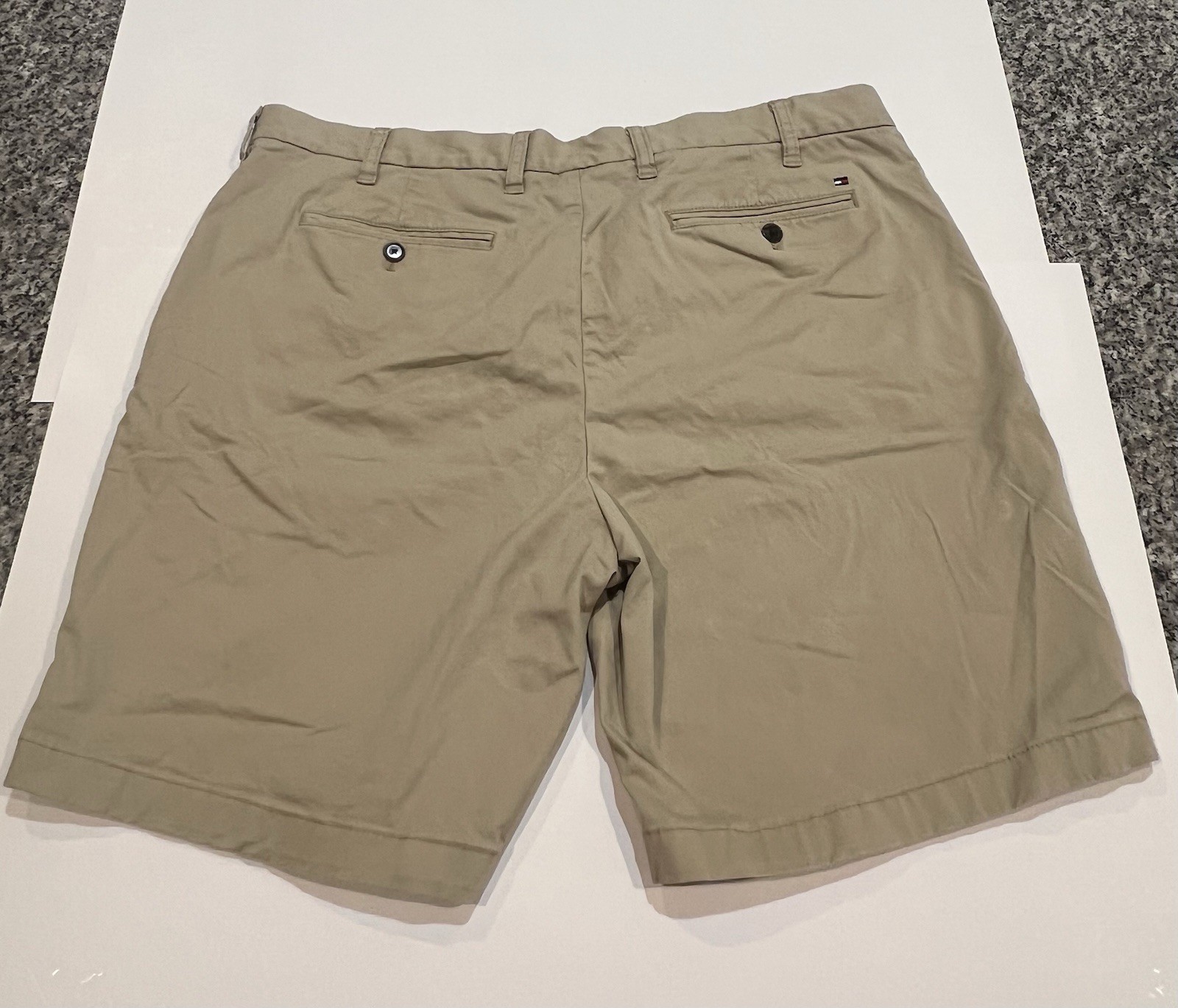 Tommy Hilfiger Chino Shorts Men’s Size 38 waist Khaki 9 In Inseam