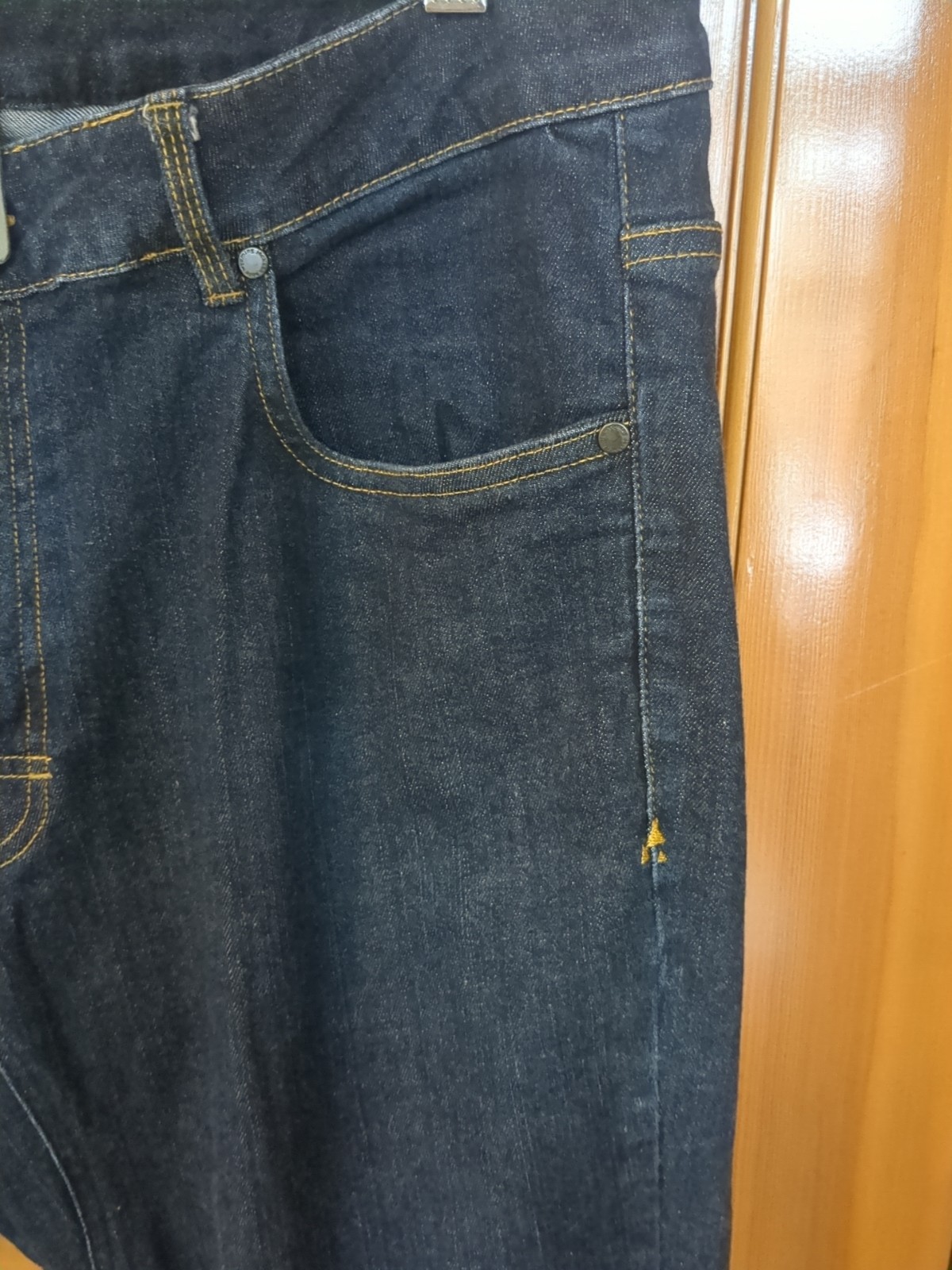 Stio Blue Rivet Dark Denim Distressed Jeans Mens 36×32 99%Cotton/1%Spandex