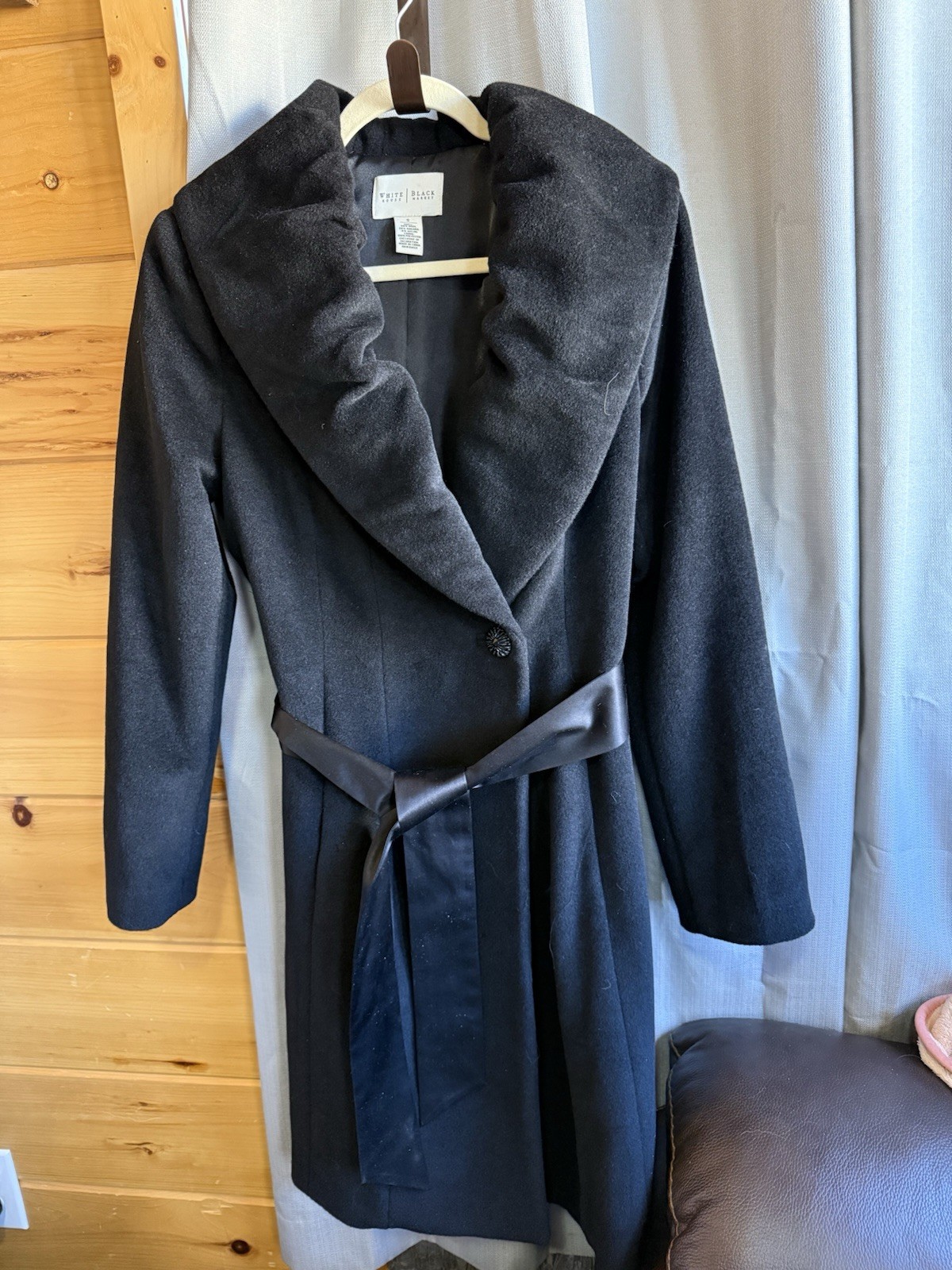 WHITE HOUSE BLACK MARKET ROSE BISQUE 48% Wool, 28% Angora Black Coat SZ S