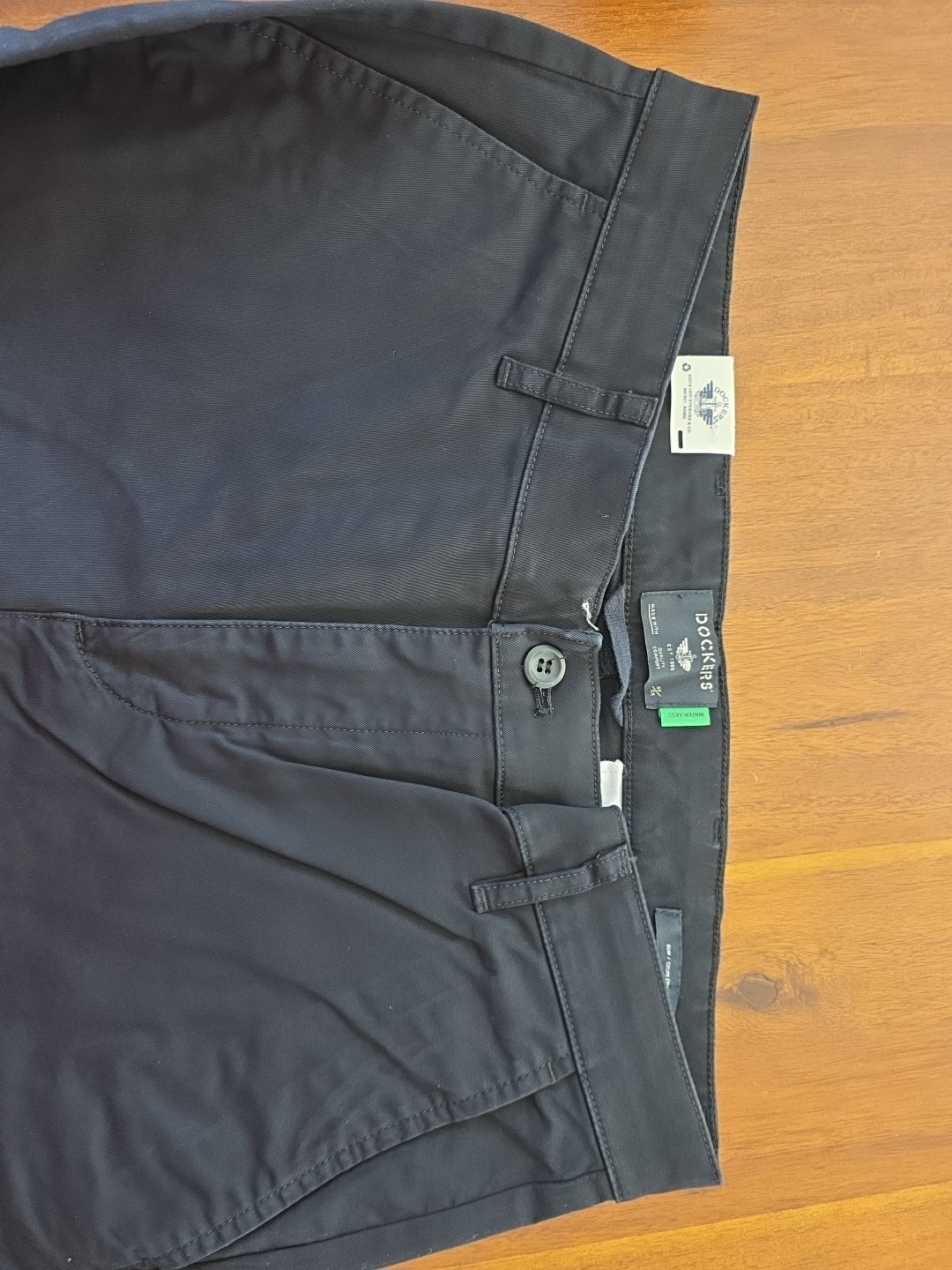 Dockers Essential Chinos Slim Fit, Size 33 X 32, Color Black