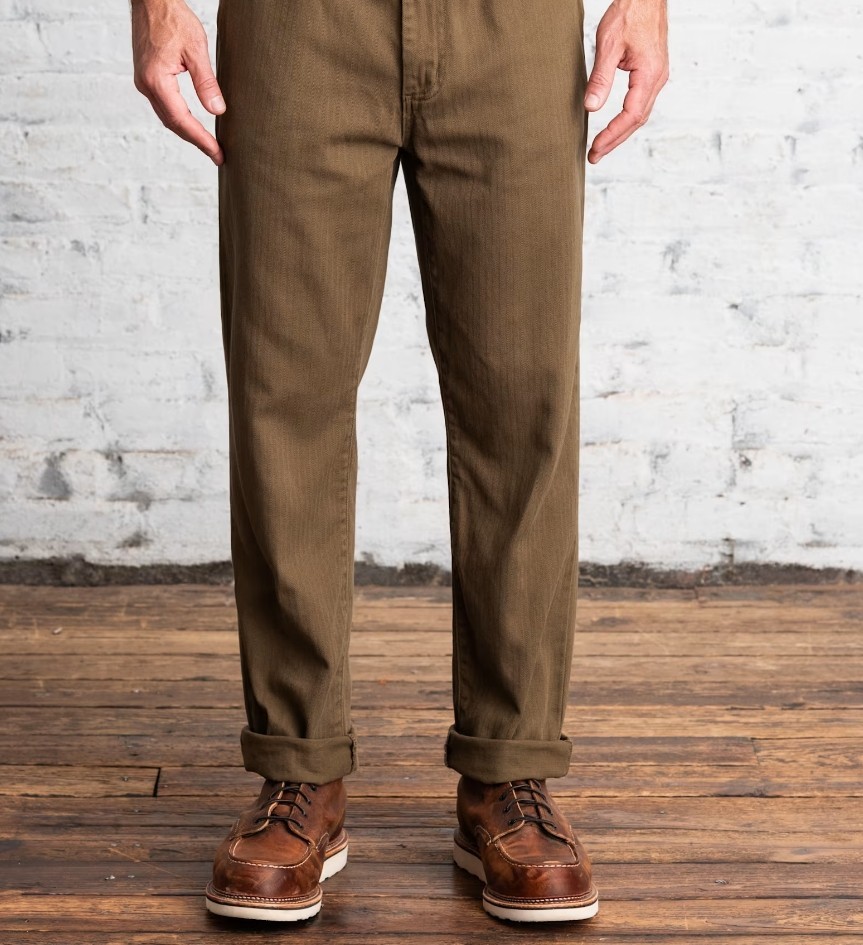 The Officer Chino-High-quality cotton provides a soft, purposeful texture .