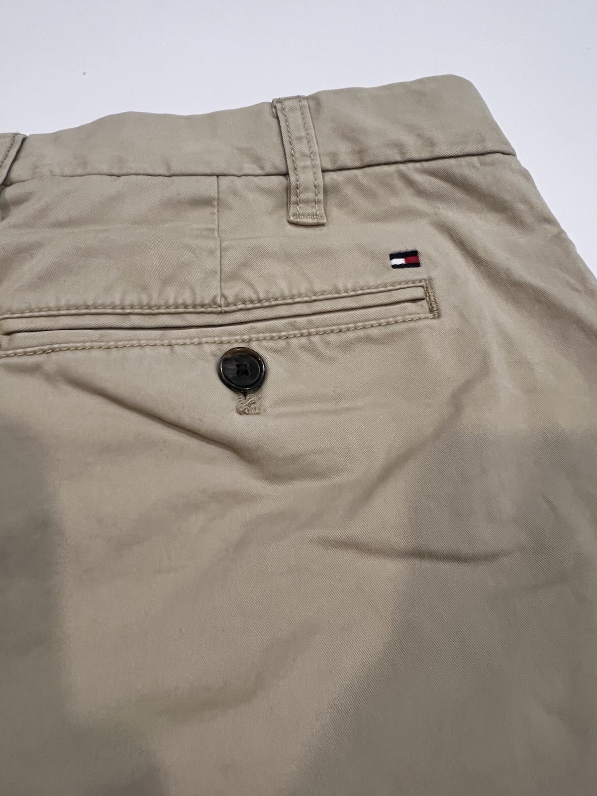 Tommy Hilfiger Chino Shorts Men’s Size 38 waist Khaki 9 In Inseam