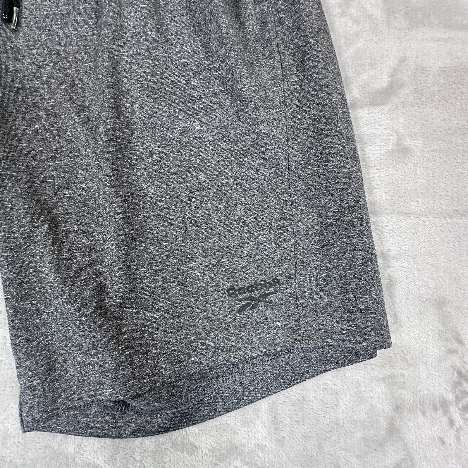 Reebok Cruz 2.0 Shorts Mens 28 Heathered Gray Elastic Waist Workout Athleisure