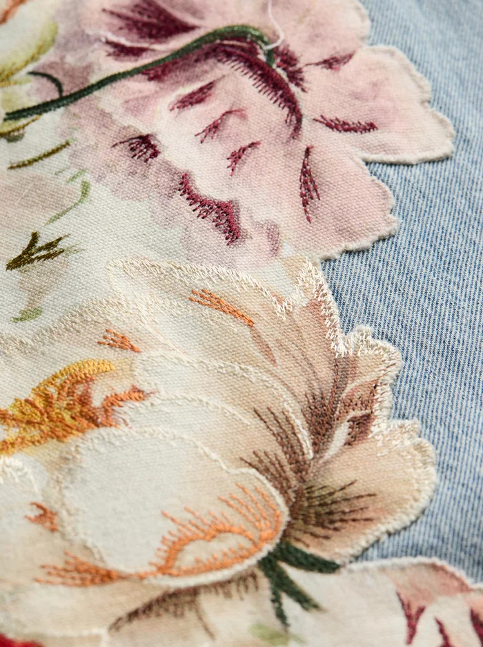 Alice+Olivia 2026SS AMAZING EMBROIDERED JEAN