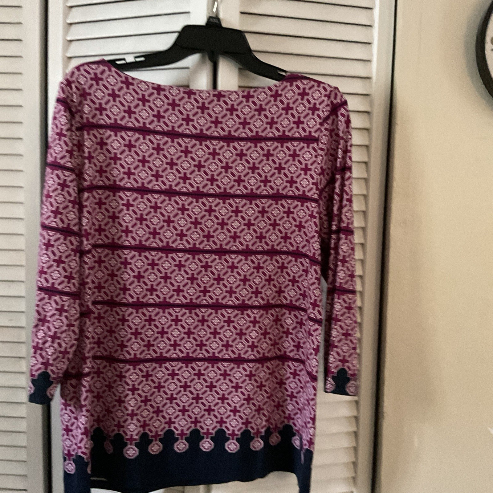 Liz Claiborne Tunic Top M Pink/Navy Geometric Boat Neck 3/4 Sleeve Knit