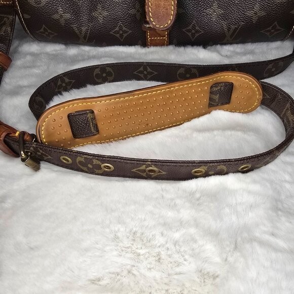 LOUIS VUITTON Marne Shoulder Bag