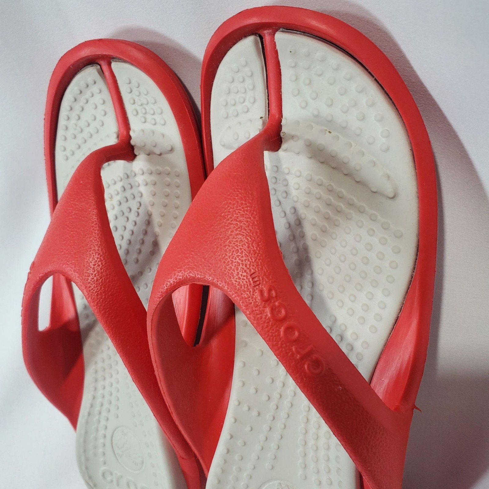Crocs Red & White Comfort Flip Flop Sandals Size W8 M6 Durable Comfort Thongs