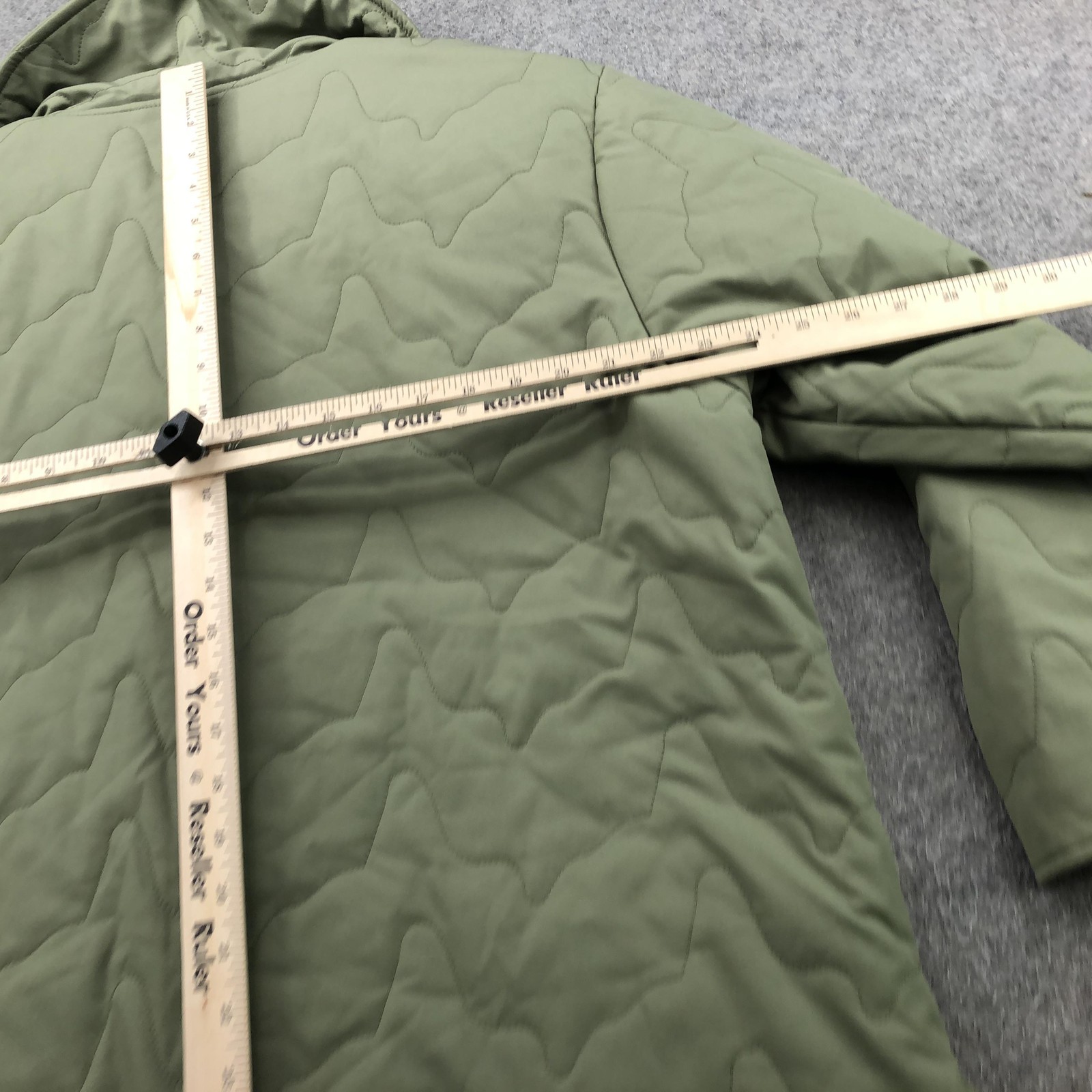 BASS Outdoor Jacket Women Large Green Olive Quilted Snap Front Insulated Pockets