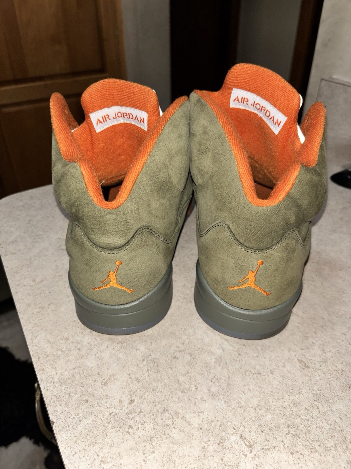Jordan Air Jordan 5 Men’s Suede Mid Top Sneaker Green/Orange Lace Up