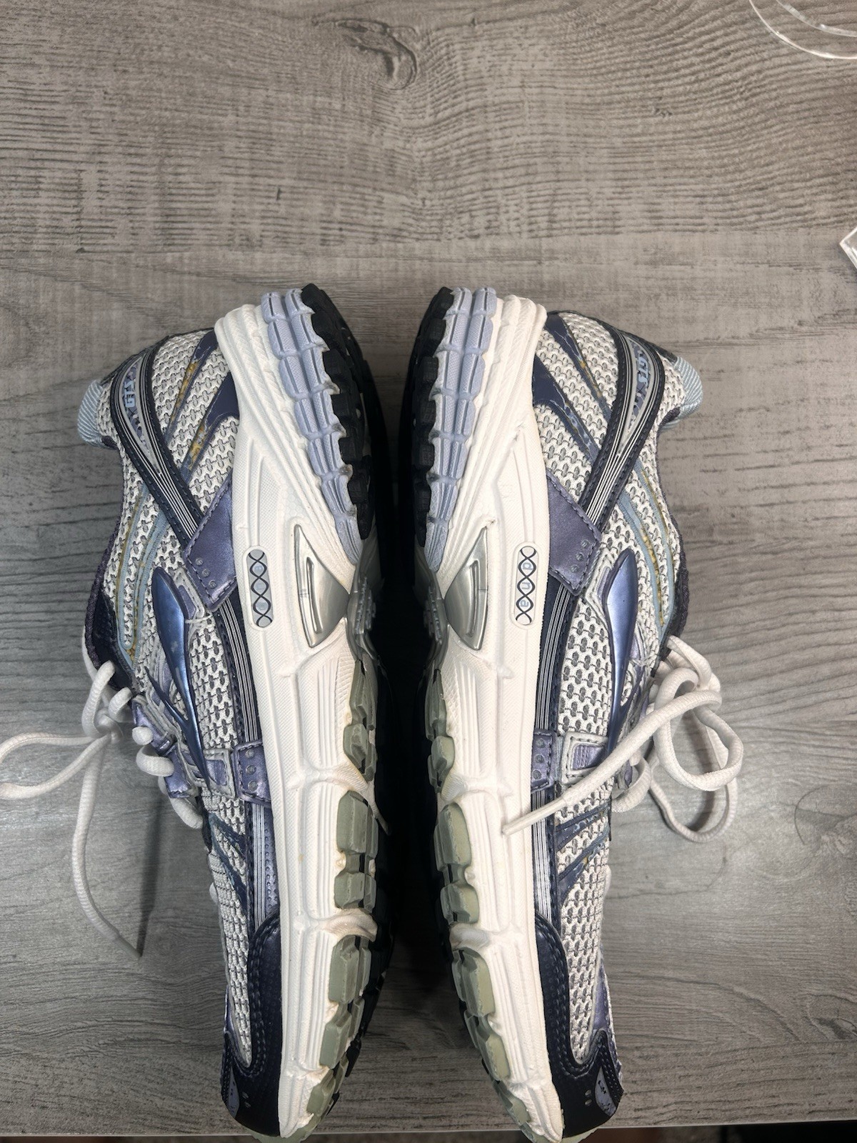 Brooks Adrenaline GTS 12 Womens Gray Blue White Running Shoes Size 10
