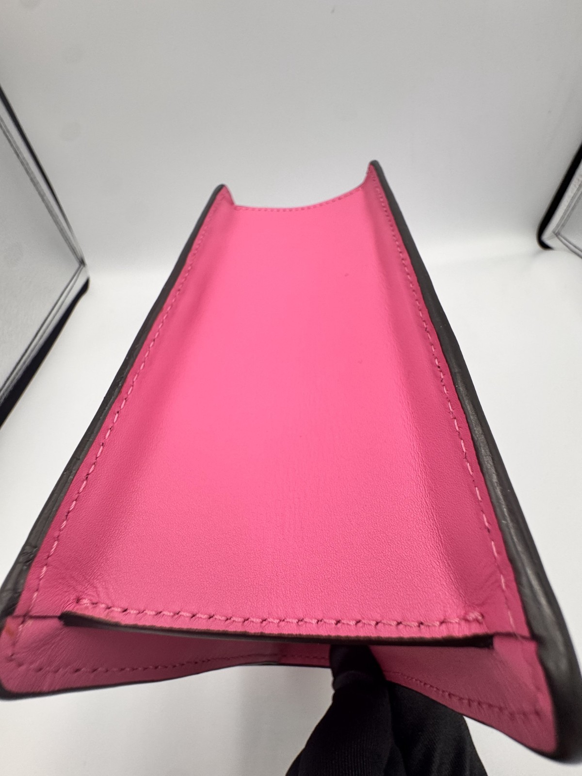 Authentic Gucci Sylvie Small Pink Leatheer Shoulder Bag Gold Chain Webstripe