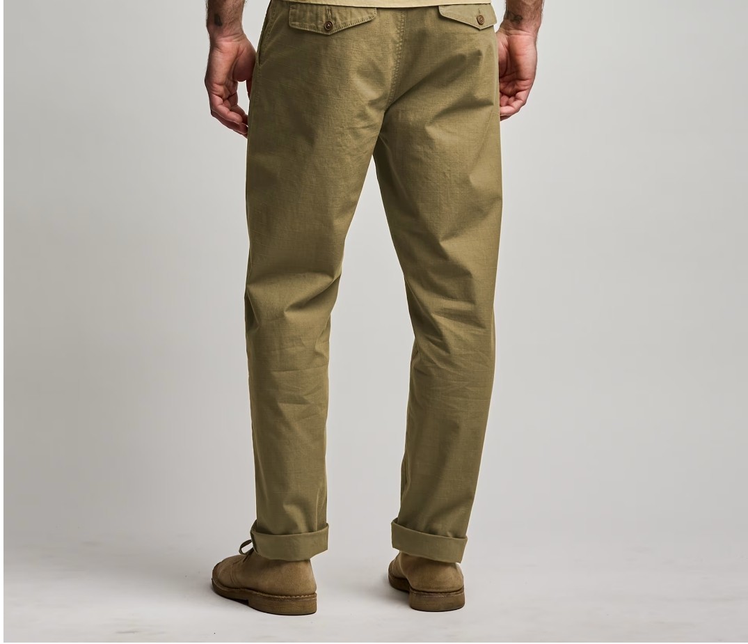 The Officer Chino-High-quality cotton provides a soft, purposeful texture .