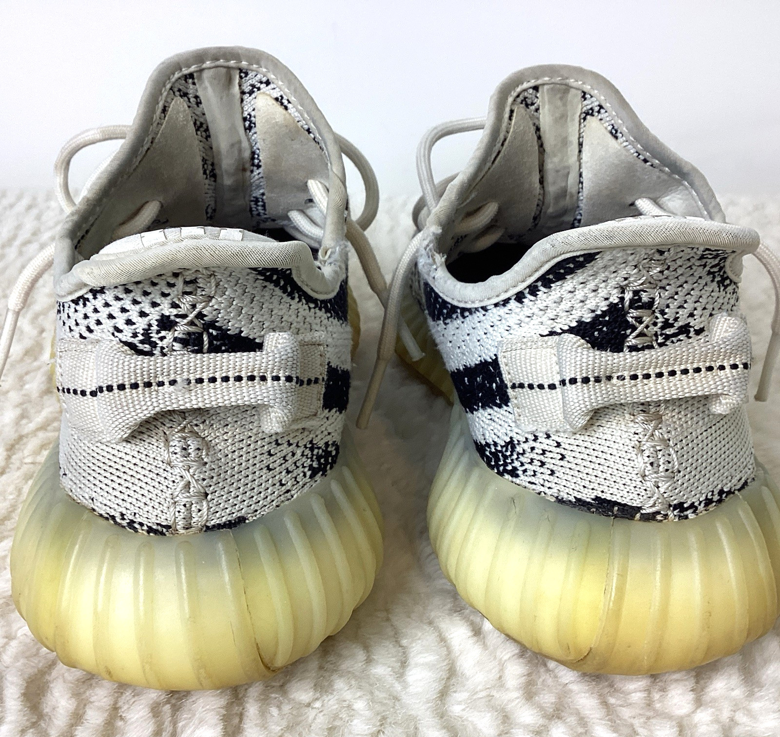 Adidas Yeezy Shoes V2 Boost 350 Men’s Size 7 Low Zebra, Moderate Wear