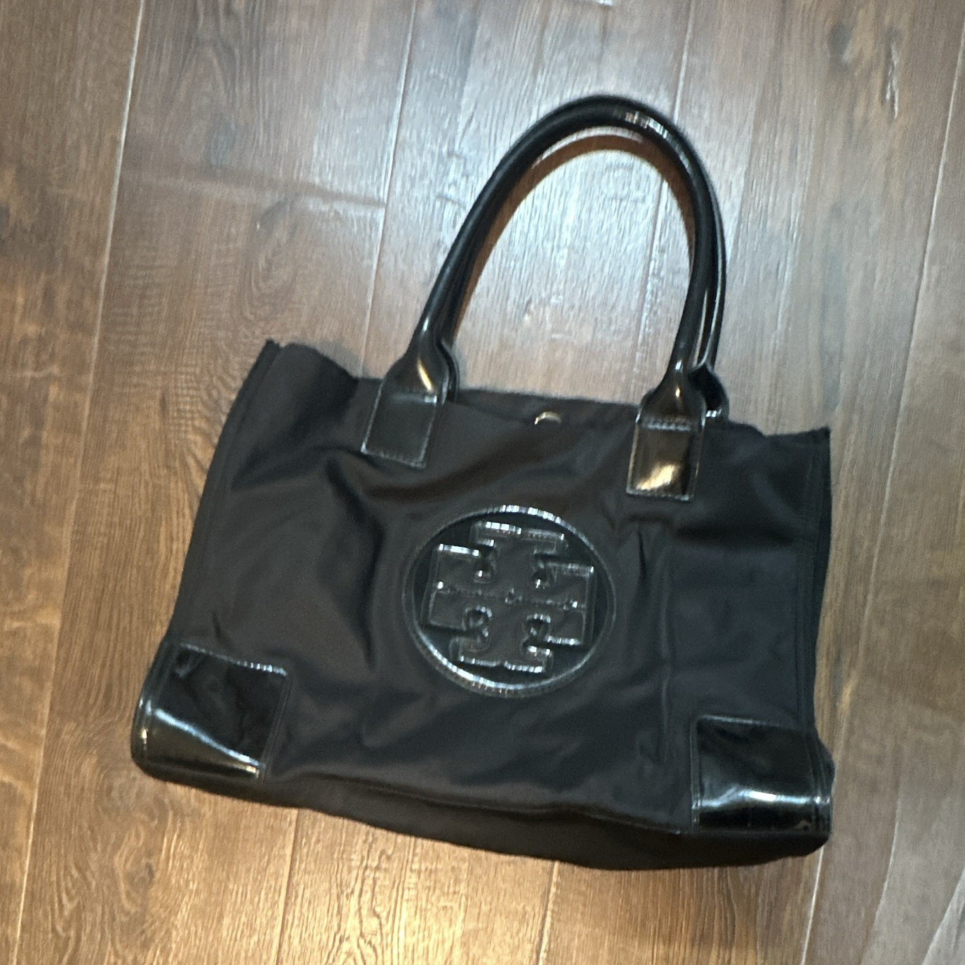 Tory Burch Black Tote Bag Logo Medallion Double Handles Gold Hardware Pockets