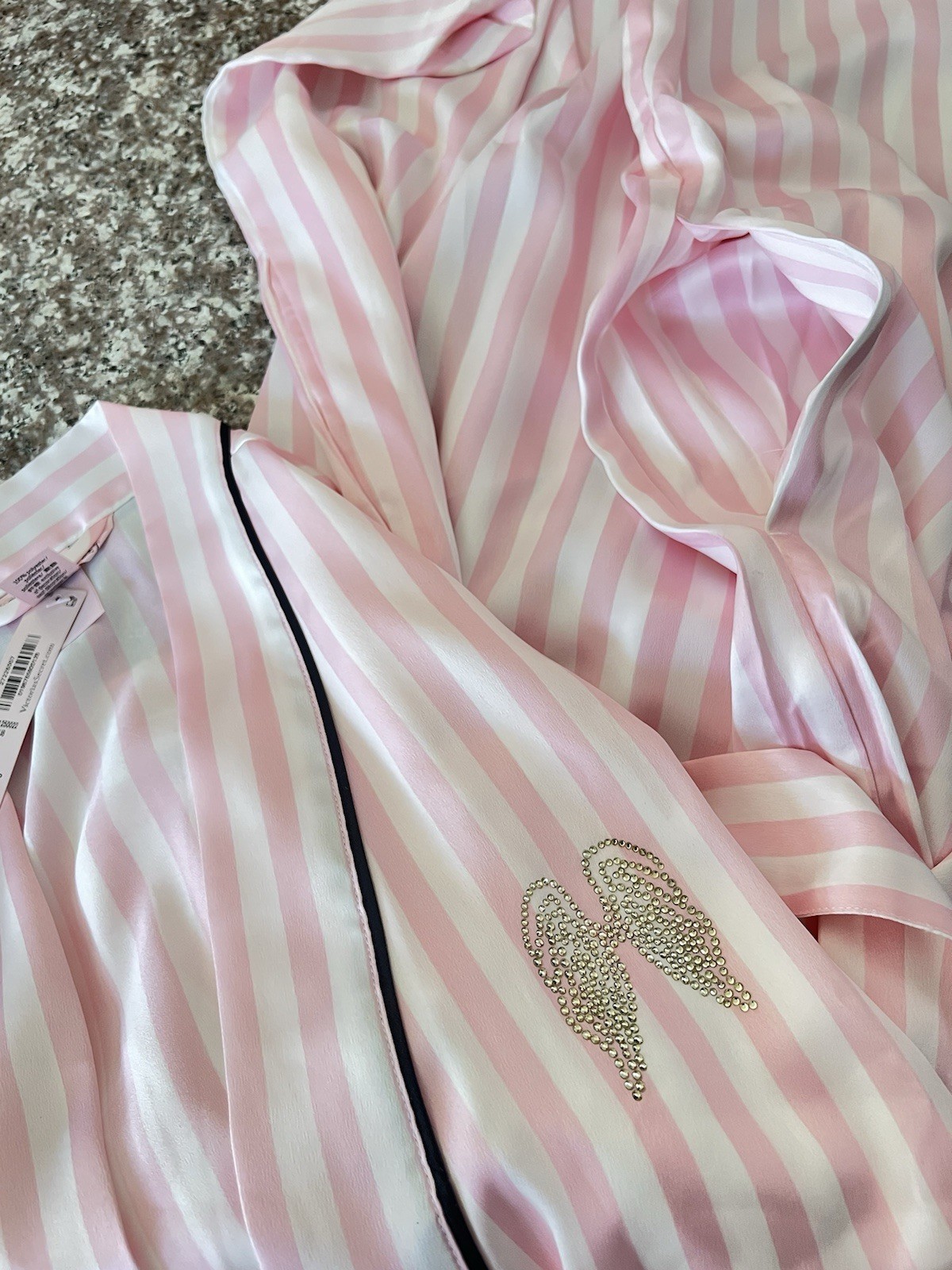 Victoria’s Secret Iconic 2024 Pink White Striped Satin Robe M/L Brand New