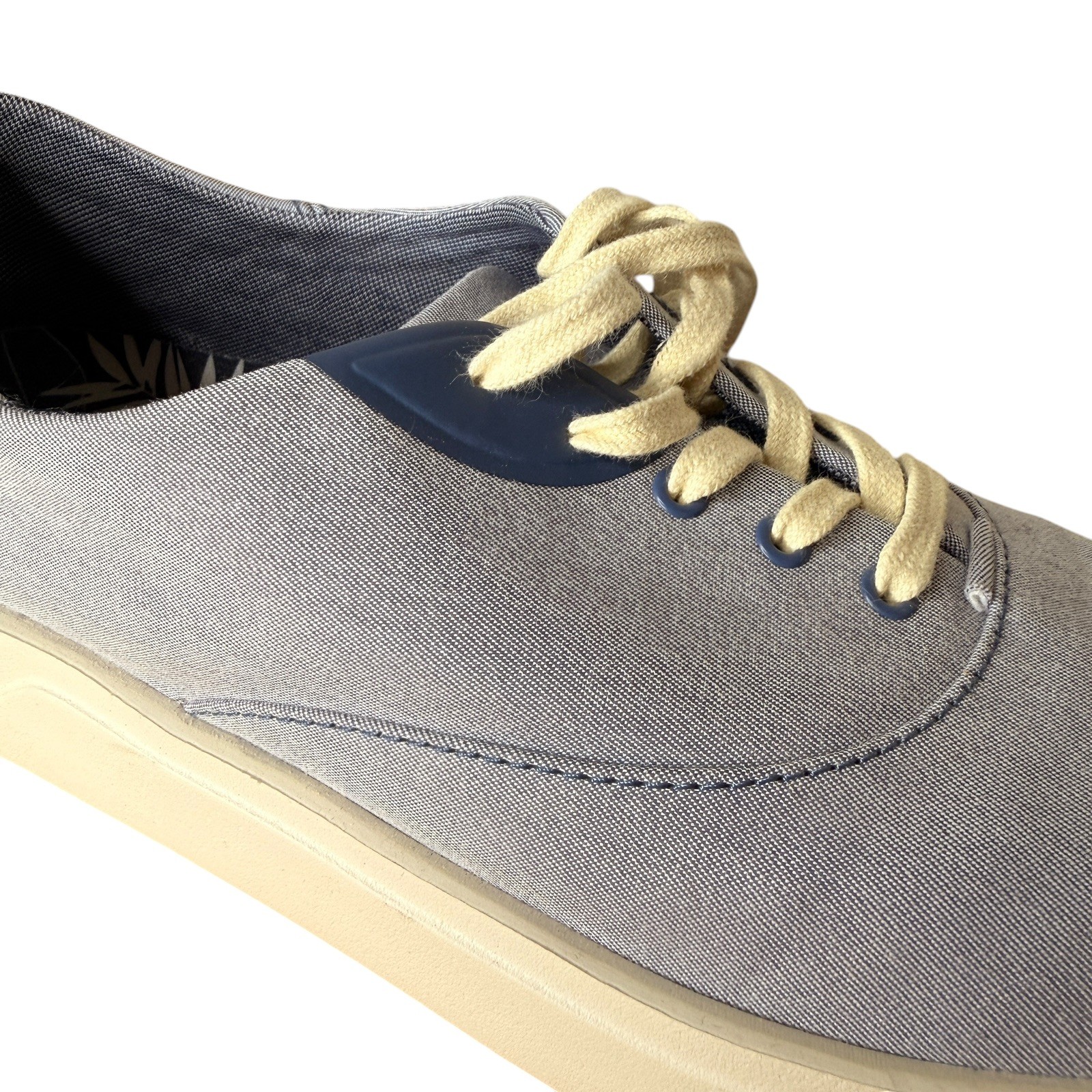 OluKai Tradewind Canvas Casual Sneakers Men’s Size 10 Chambray Blue Lace Up