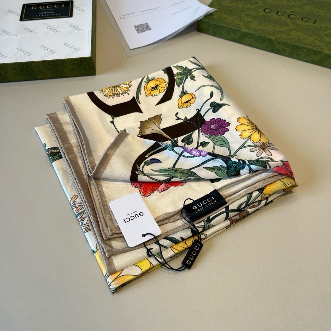 Gucci Floral Patterns silk Scarf Shawl