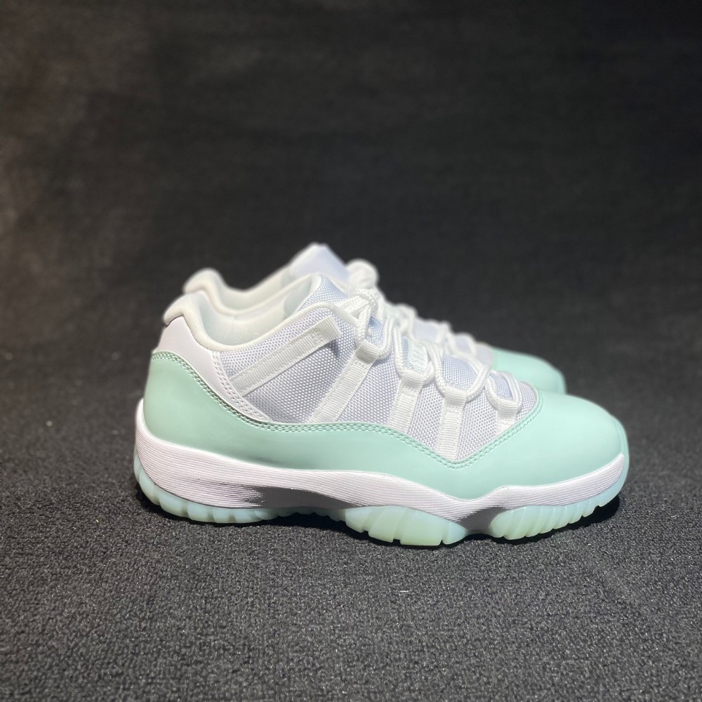 AJ 11 Low ‘Igloo’ Sea green 2025 AH7860-103