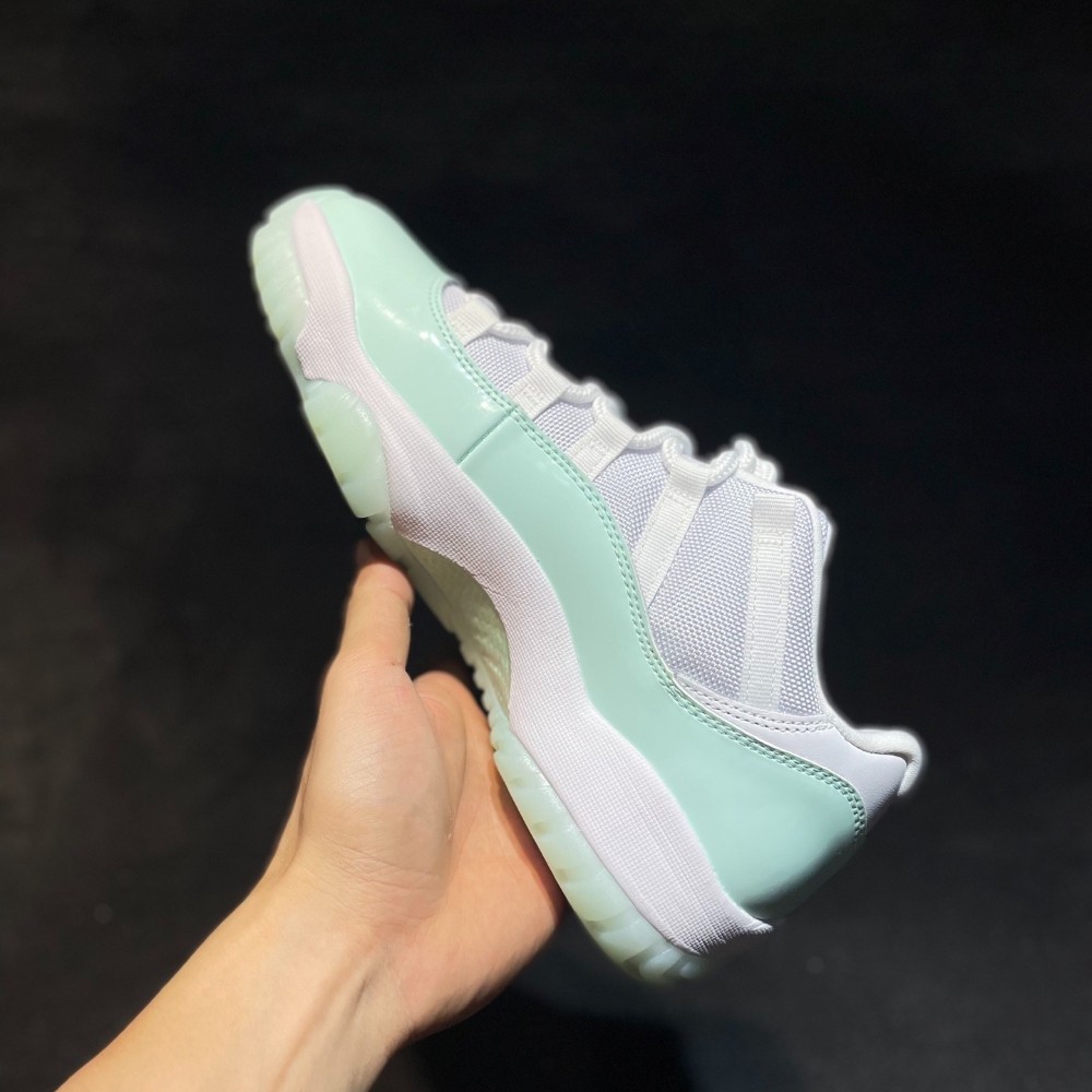 AJ 11 Low ‘Igloo’ Sea green 2025 AH7860-103