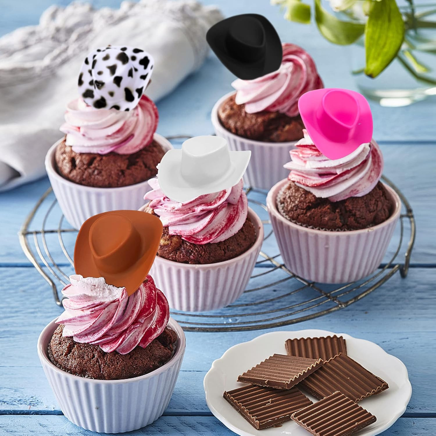 30PCS Plastic Mini Western Cowboy Cowgirl Hat Cute Miniature Hat for Party Acces